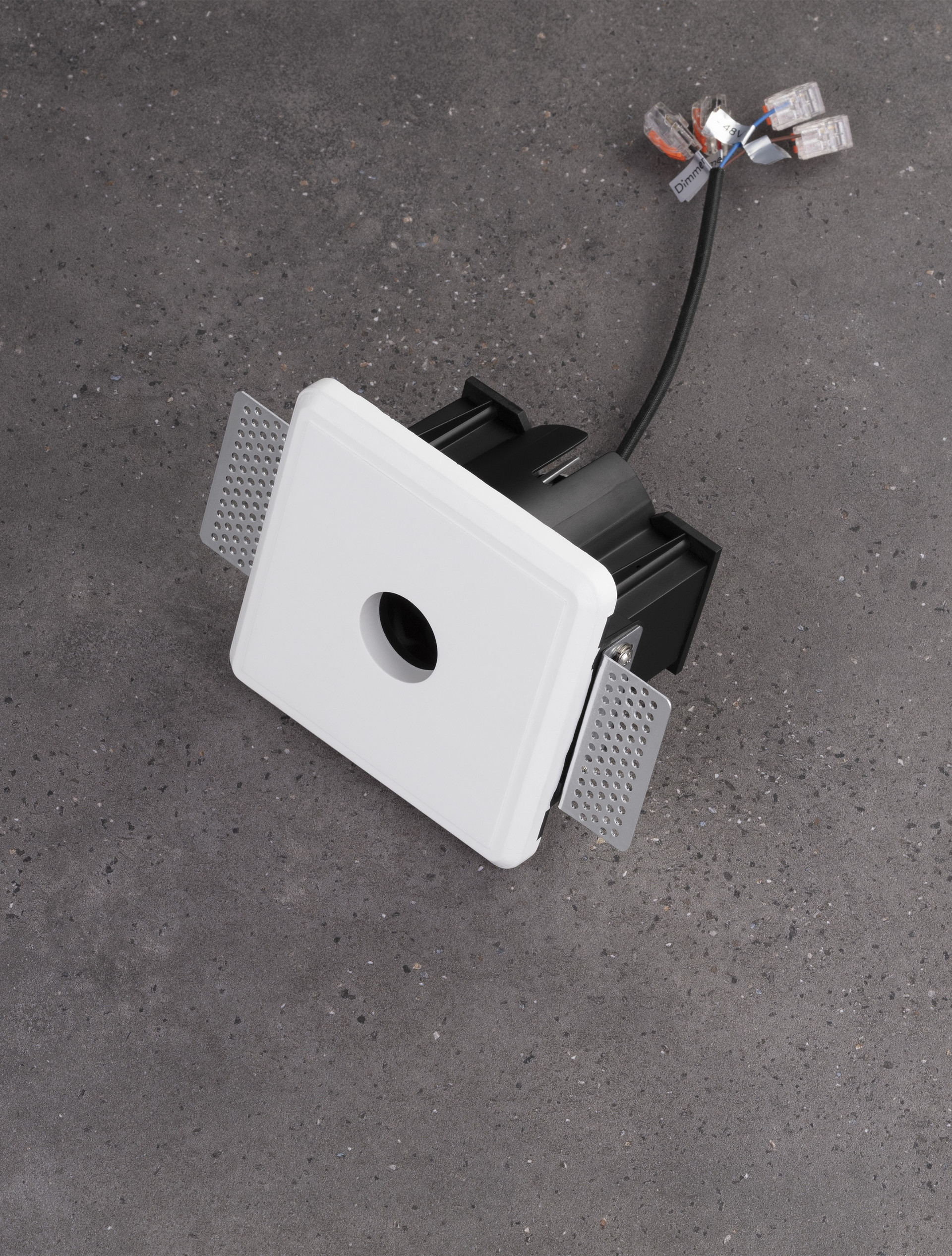 Imagine Lighting Systems W-Gypsum Base White-L130