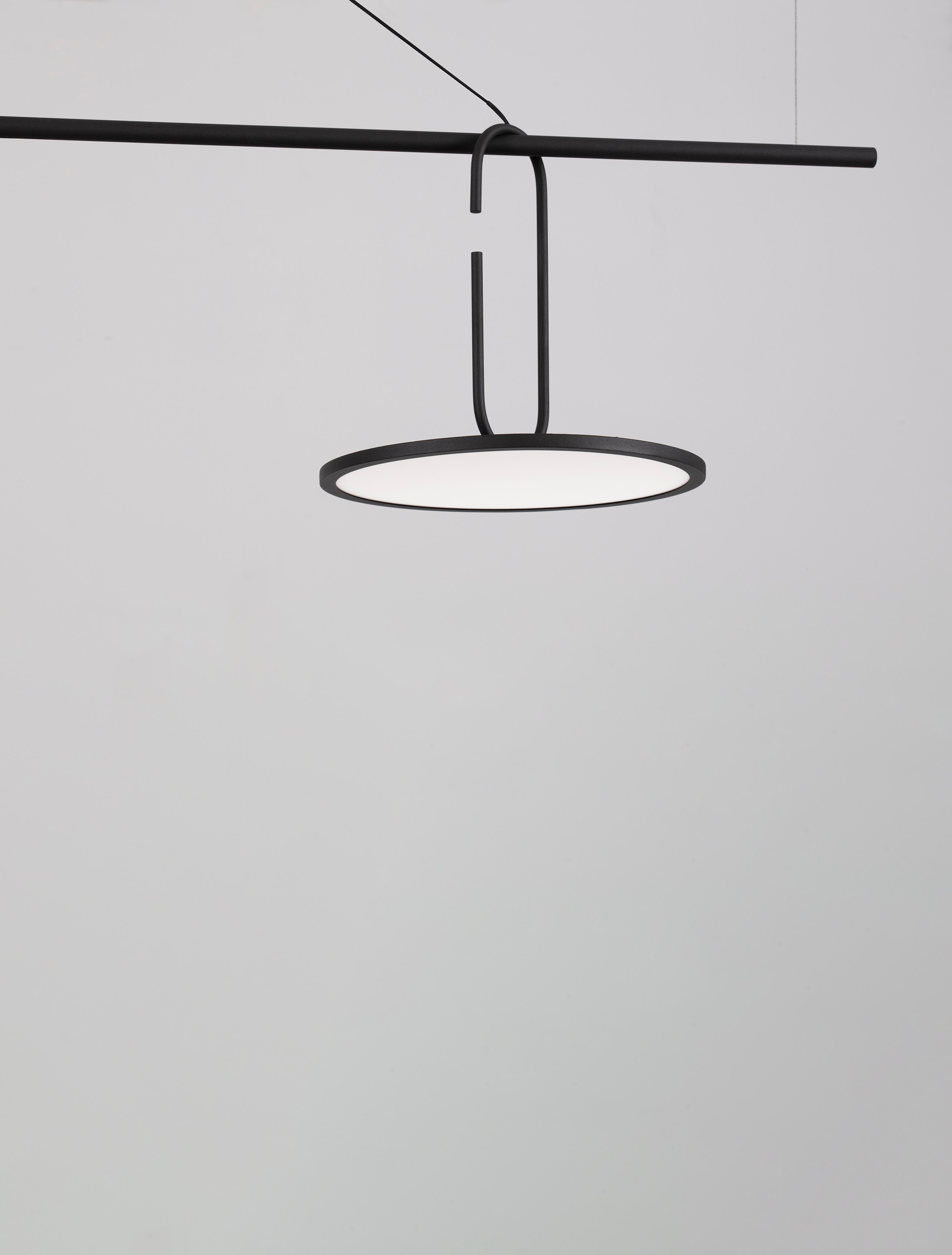 GEA | L 100 W 30 H 180 cm | 22 W | 3000 K | 2600 lm | IP20 | Black | Aluminum/Acrylic