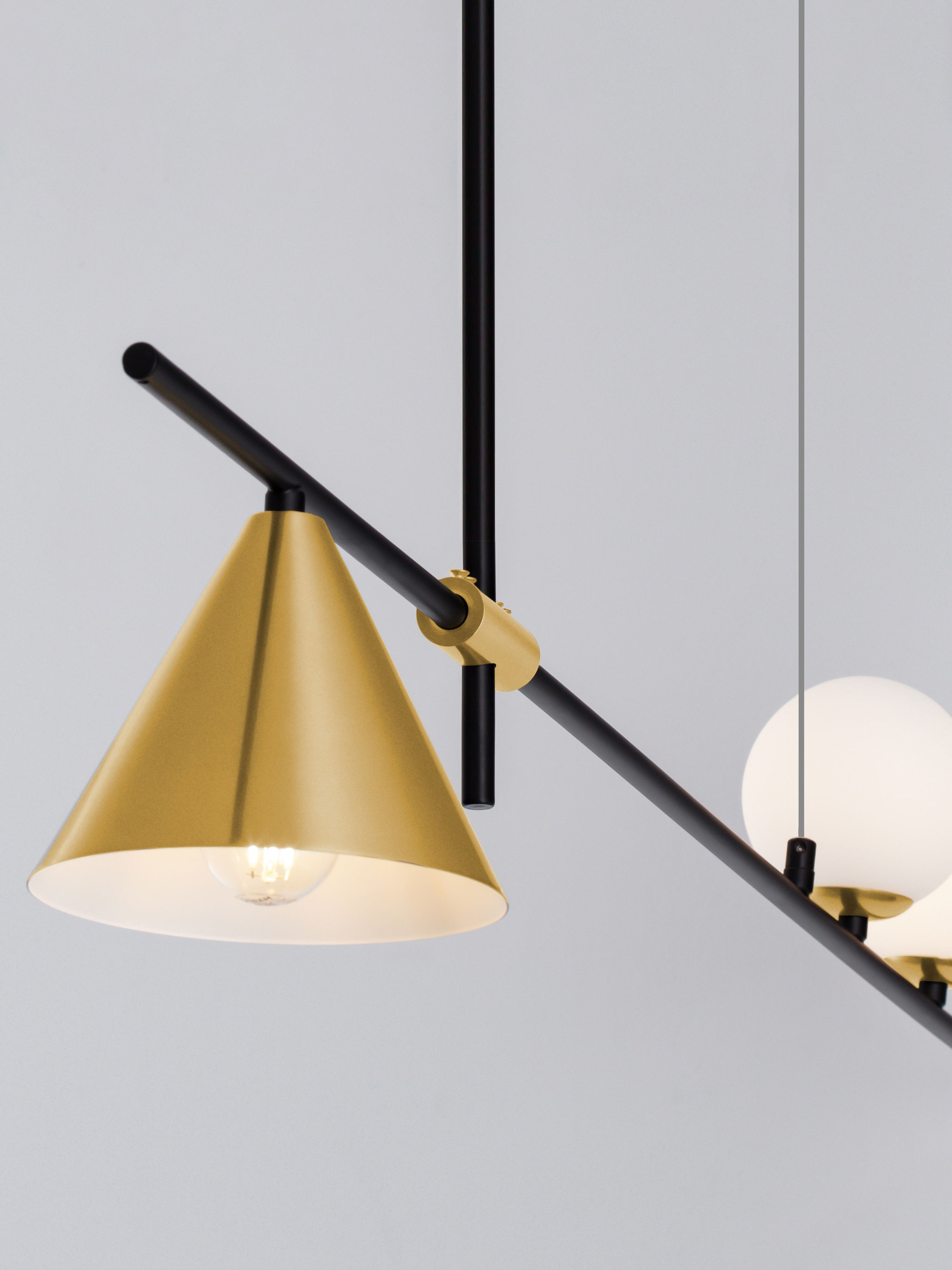 SWAY | L 123 W 15 H 70 cm | 22 W | IP20 | Gold | Metal
