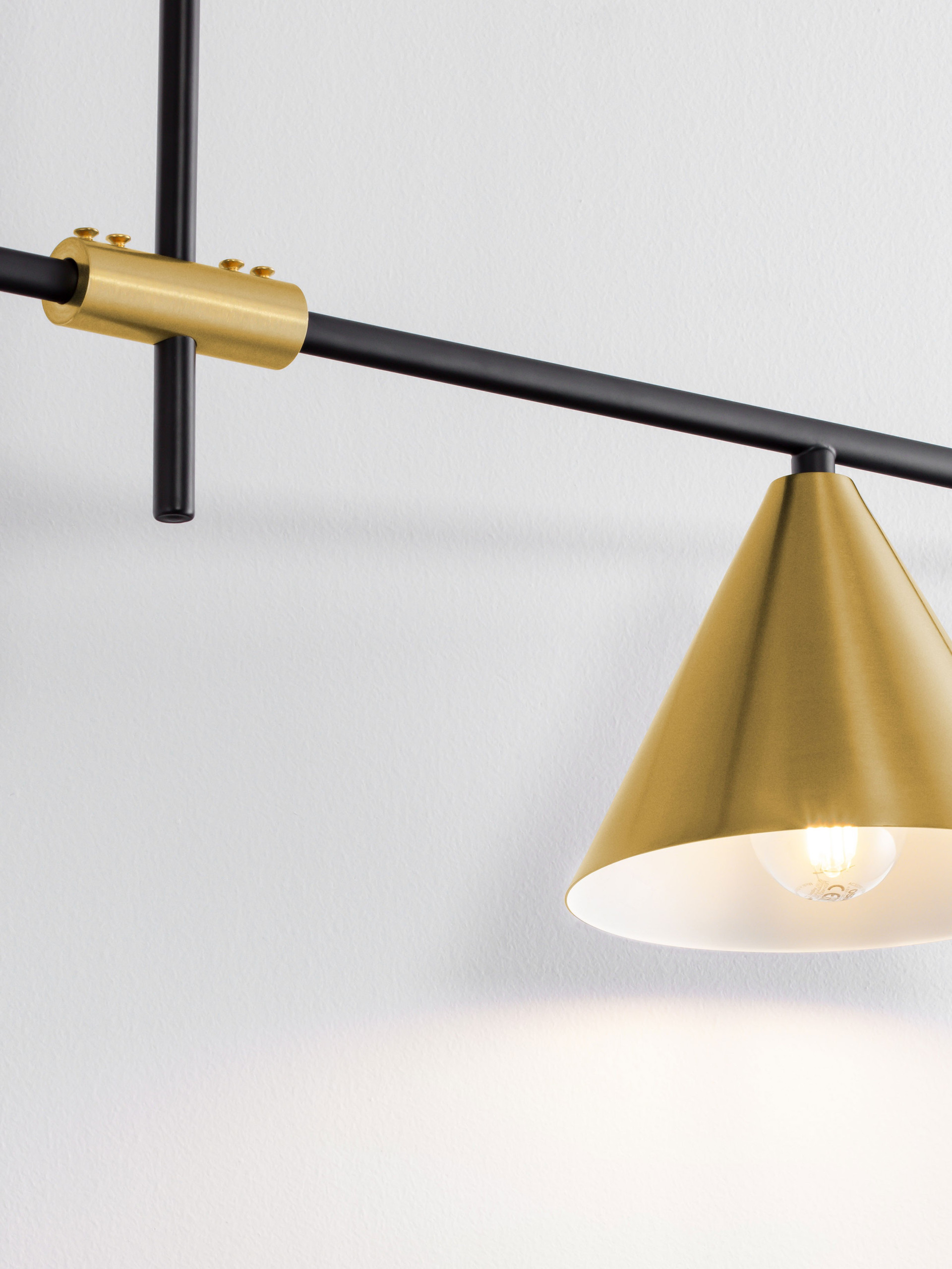 SWAY | L 123 W 15 H 70 cm | 22 W | IP20 | Gold | Metal