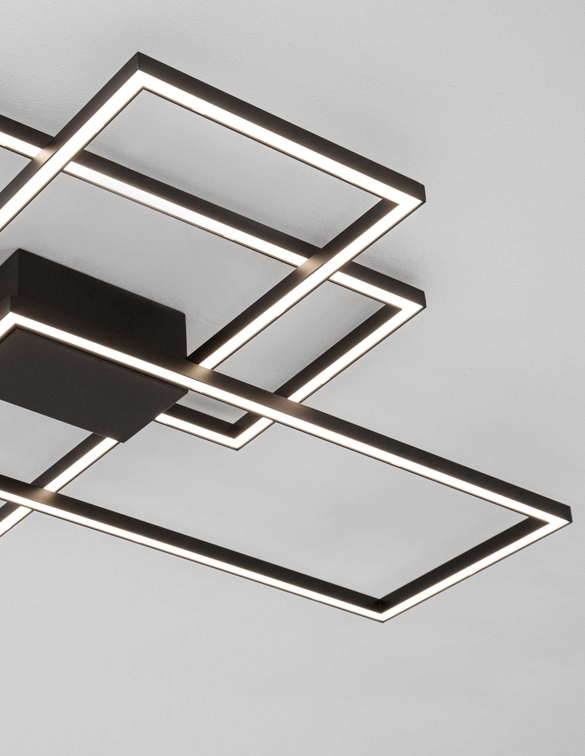 BILBAO | L 90 W 67 H 9 cm | 55 W | 3000 K | 2600 lm | IP20 | Black | Aluminum/Acrylic