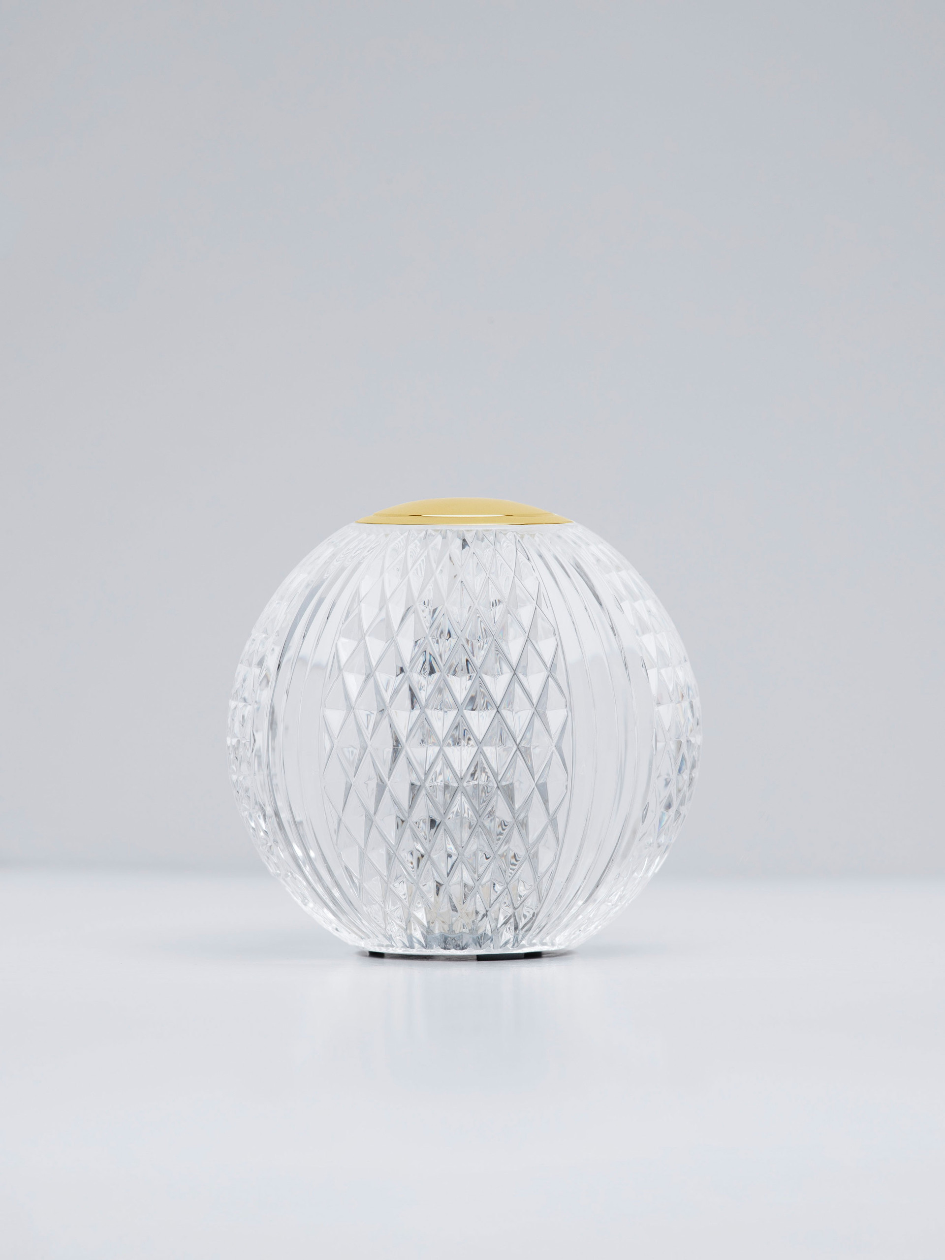 BRILLANTE | H 9 D 9 cm | 1.5 W | 3200 K | 78 lm | IP20 | Gold | Aluminium/Acryl