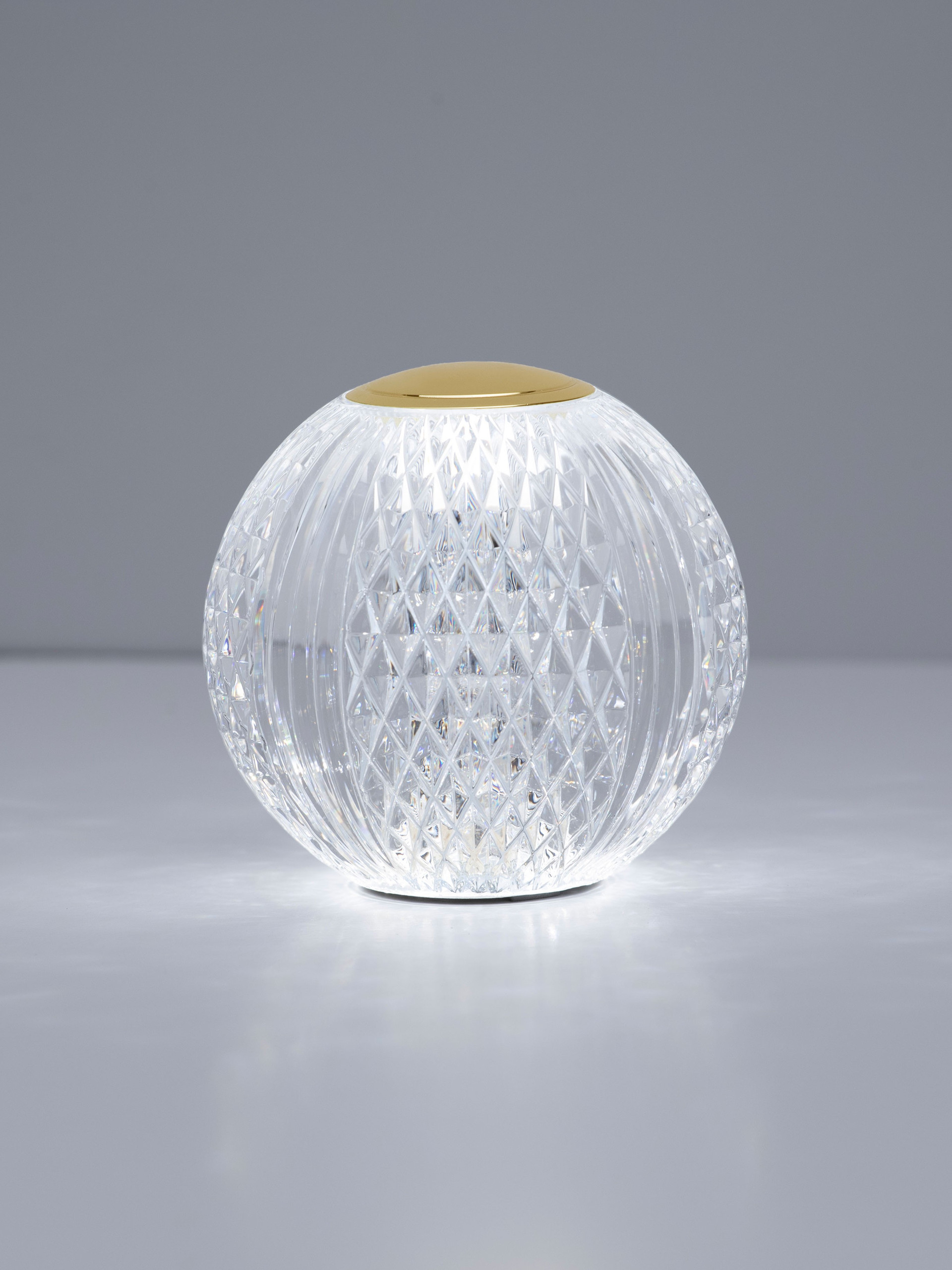 BRILLANTE | H 9 D 9 cm | 1.5 W | 3200 K | 78 lm | IP20 | Gold | Aluminium/Acryl