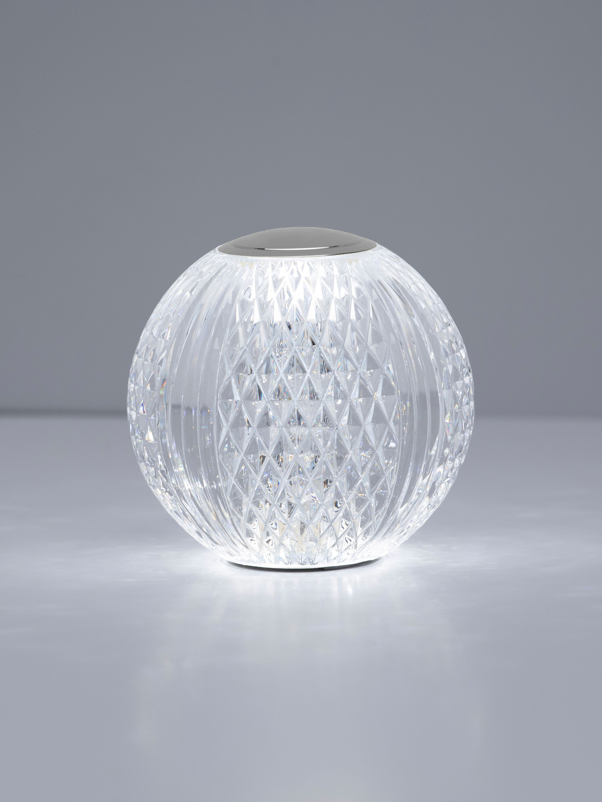 BRILLANTE | H 9 D 9 cm | 1.5 W | 3200 K | 78 lm | IP20 | Chrome | Aluminum/Acrylic