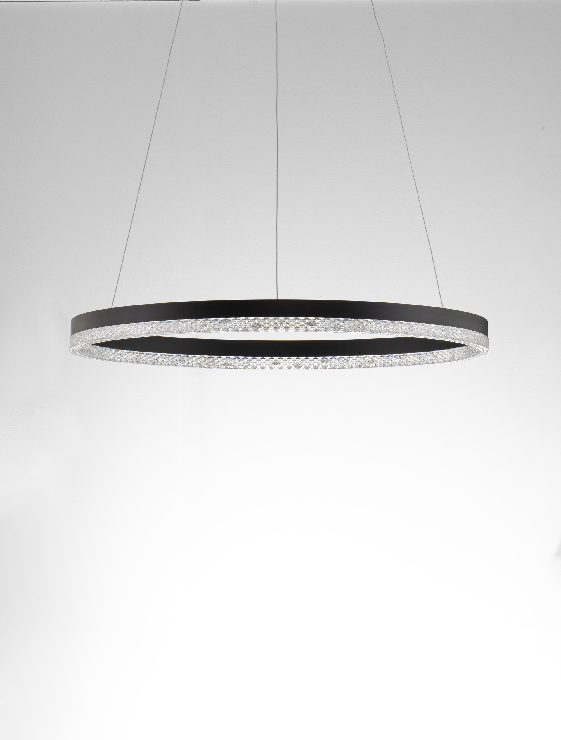 ADRIA | H 150 D 60 cm | 32 W | 3000 K | 3288 lm | IP20 | Nero | Alluminio