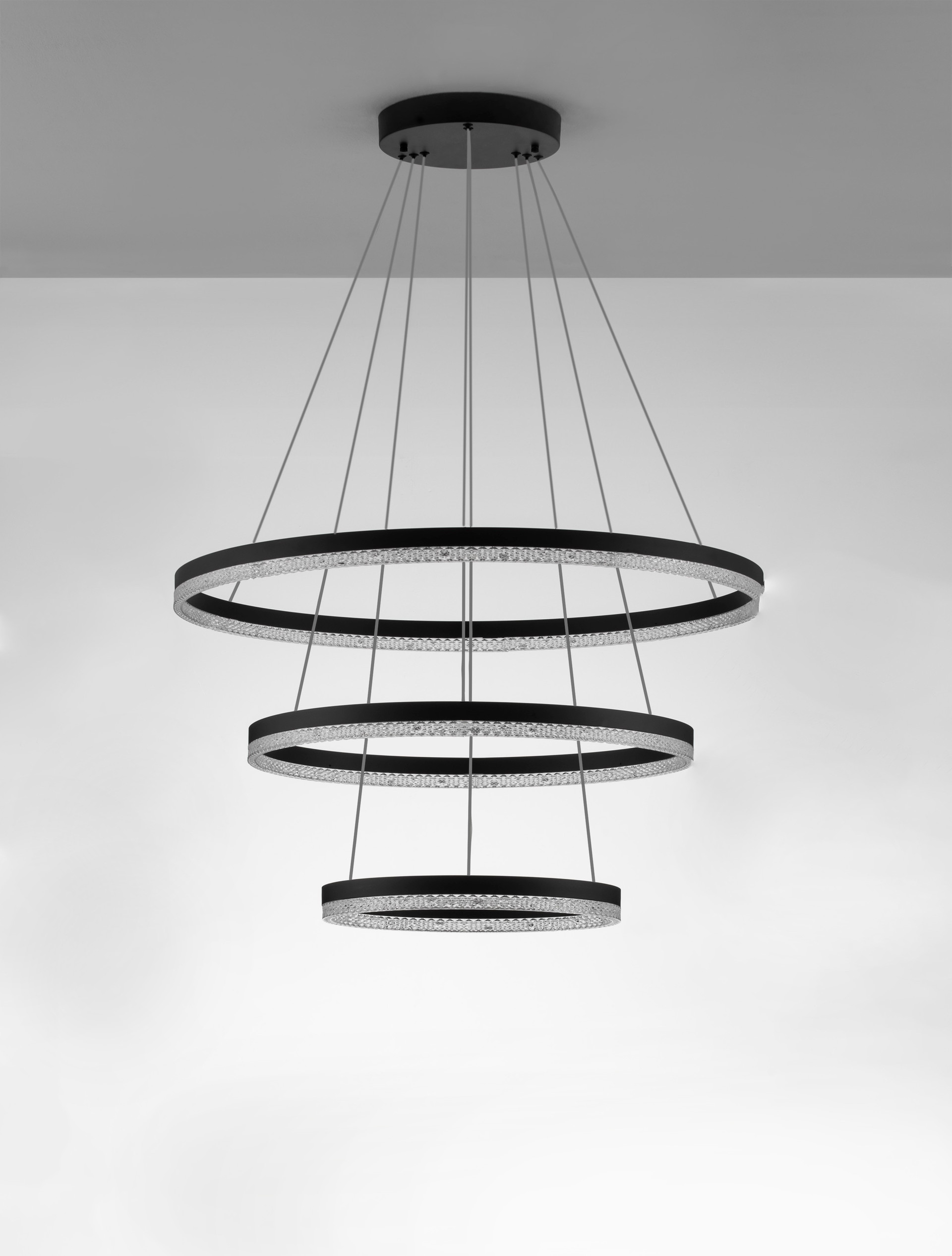 ADRIA | H 300 D 80 cm | 97 W | 3000 K | 9453 lm | IP20 | Nero | Alluminio