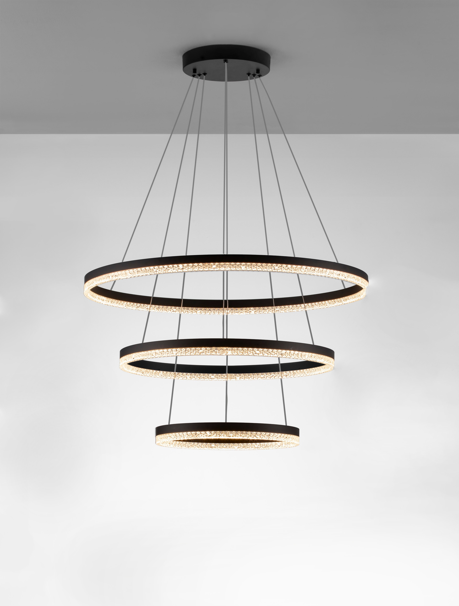 ADRIA | H 300 D 80 cm | 97 W | 3000 K | 9453 lm | IP20 | Nero | Alluminio