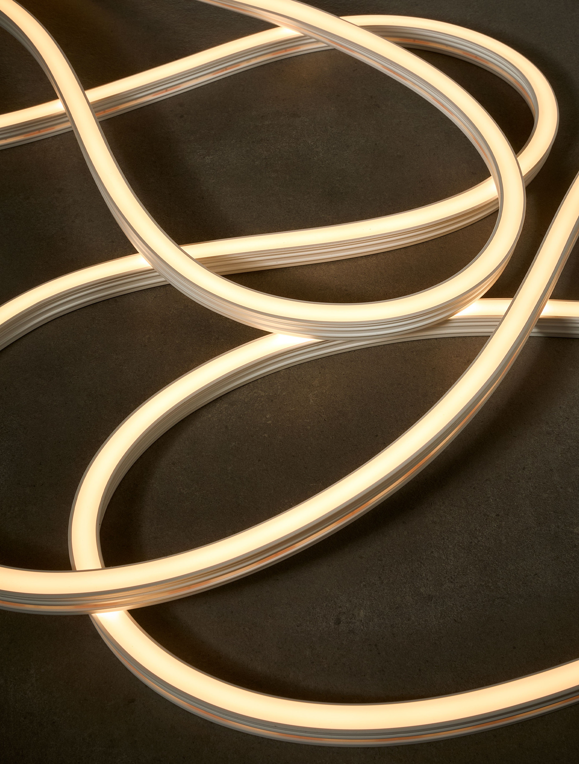 9540049