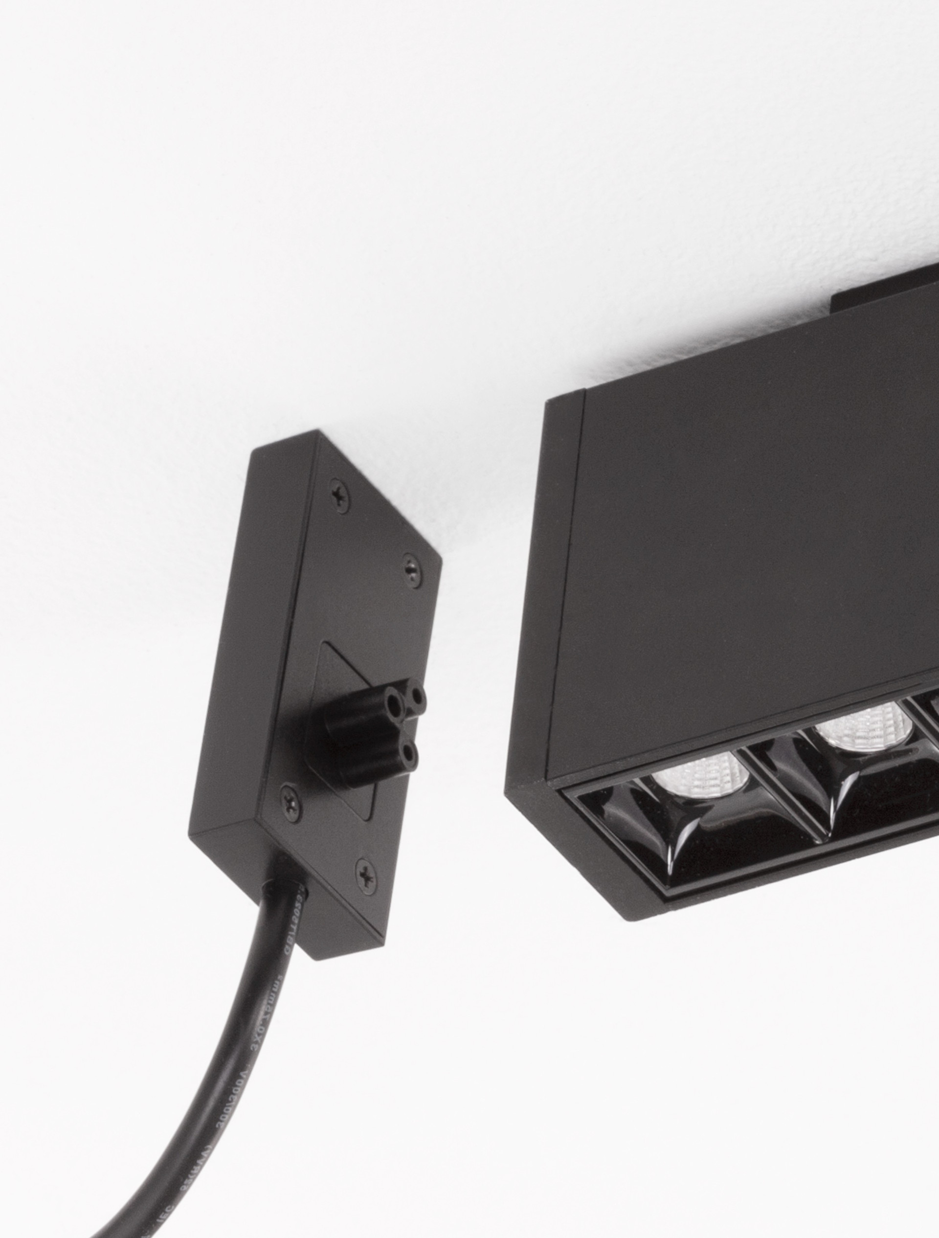 Linear Lighting Profiles B-Used suspend rod