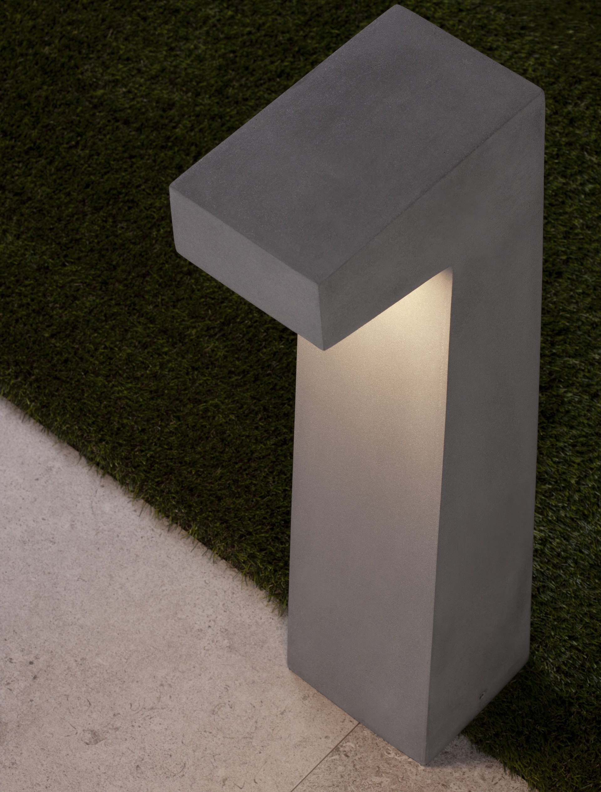 ARAN | L 15 W 14 H 70 cm | 5 W | 3000 K | 200 lm | IP65 | Gray | Concrete