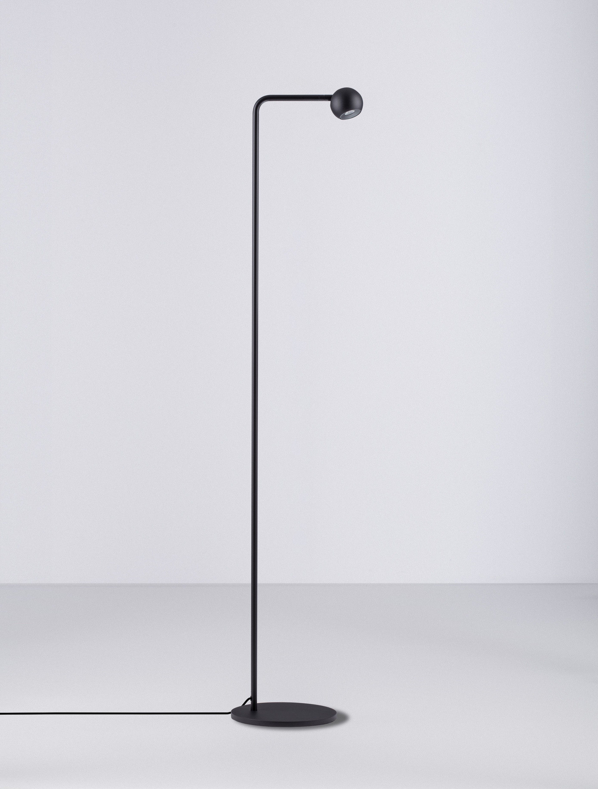 SFERA | L 26 W 21 H 126 cm | 6 W | 3000 K | 392 lm | IP20 | Black | Steel/Aluminum
