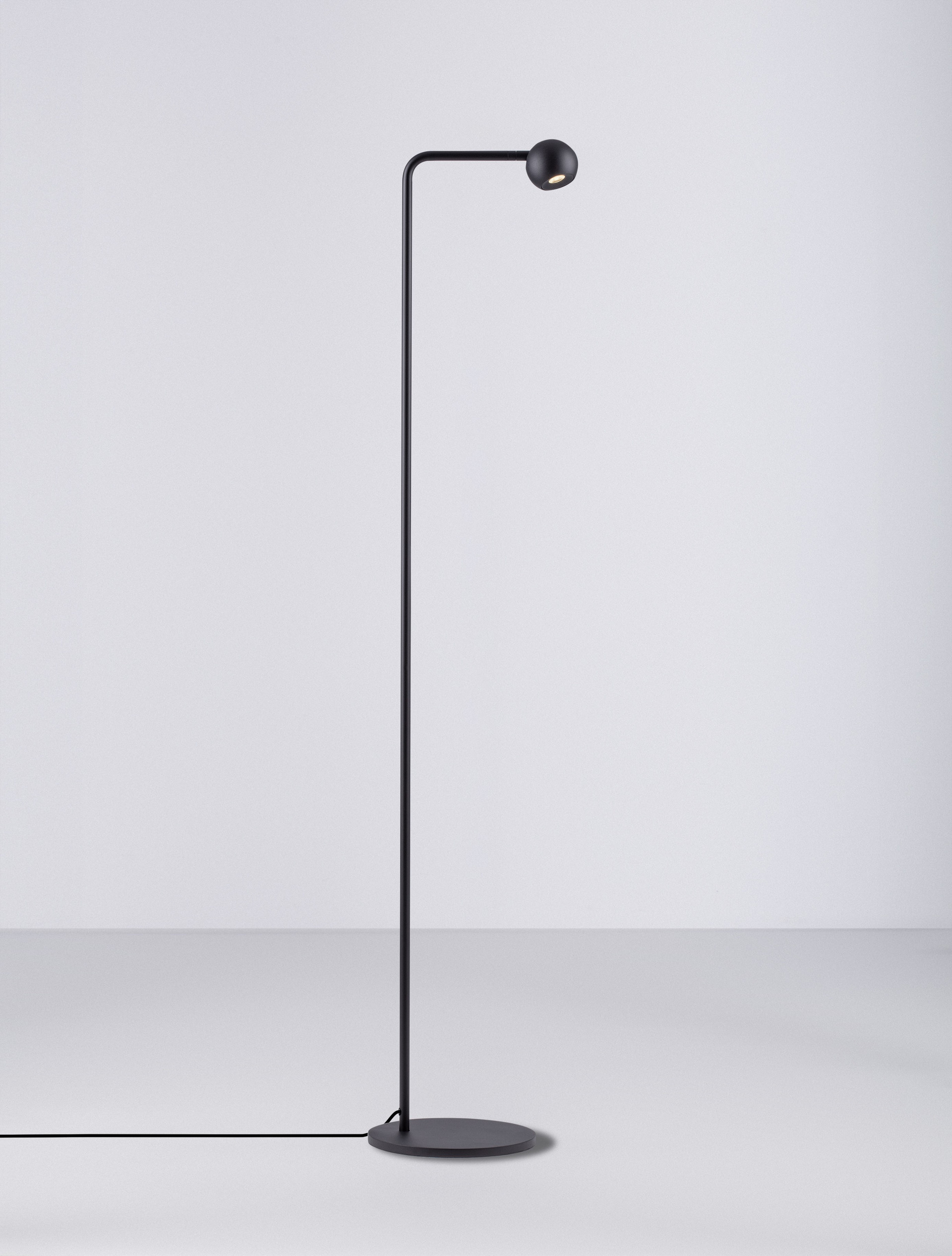 SFERA | L 26 W 21 H 126 cm | 6 W | 3000 K | 392 lm | IP20 | Black | Steel/Aluminum