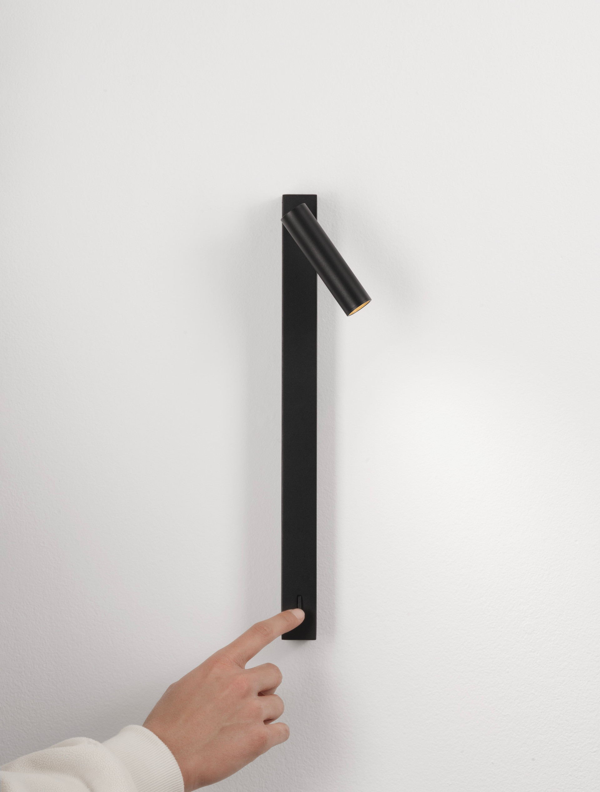 TONDO | L 3 W 14.5 H 37.5 cm | 3 W | 3000 K | 165 lm | IP20 | Nero | Alluminio