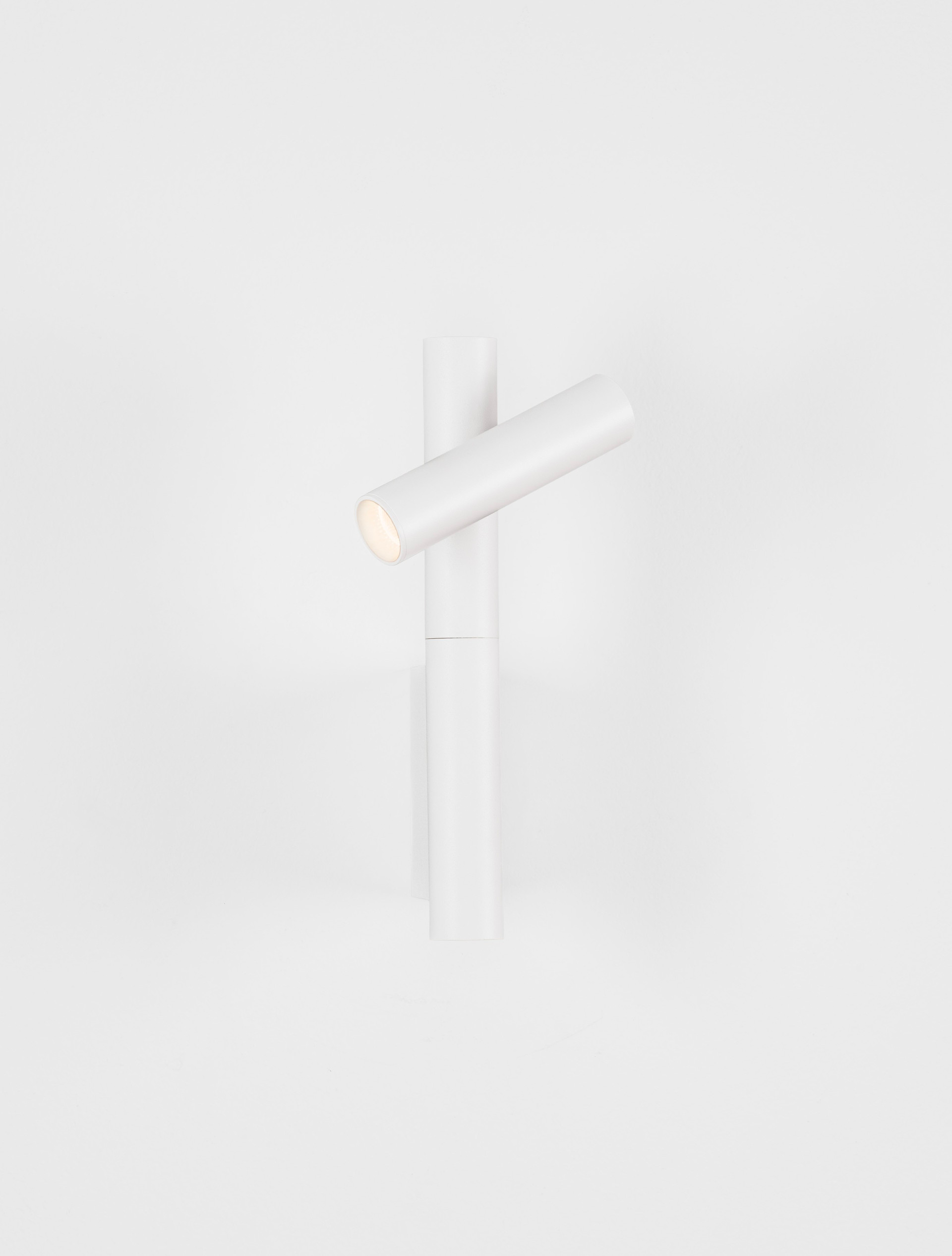 ARCO | W 14.2 H 24 D 3 cm | 4 W | 3000 K | 192 lm | IP20 | Λευκό | Αλουμίνιο
