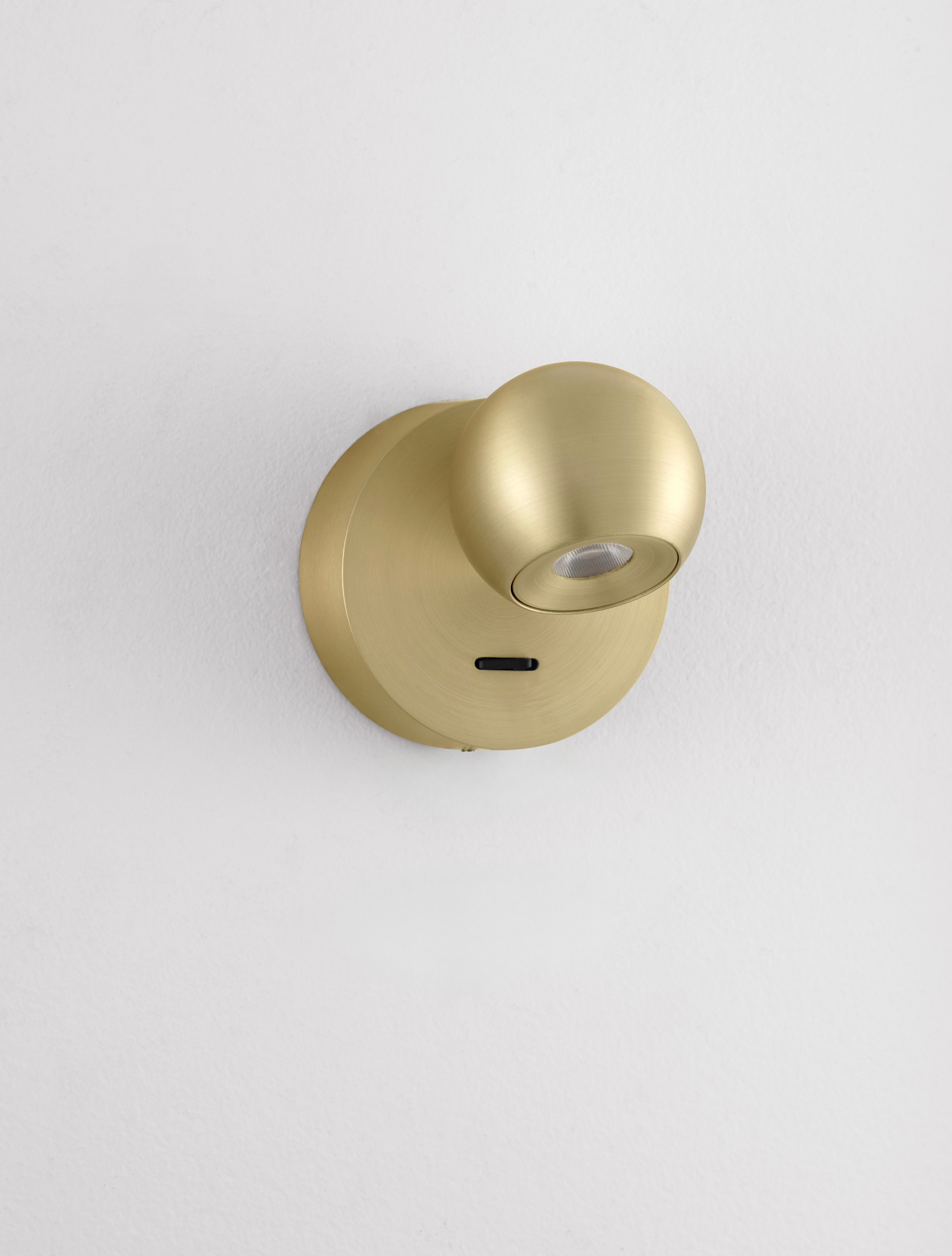 SFERA | W 11 H 11 D 9 cm | 6 W | 3000 K | 390 lm | IP20 | Gold | Aluminum