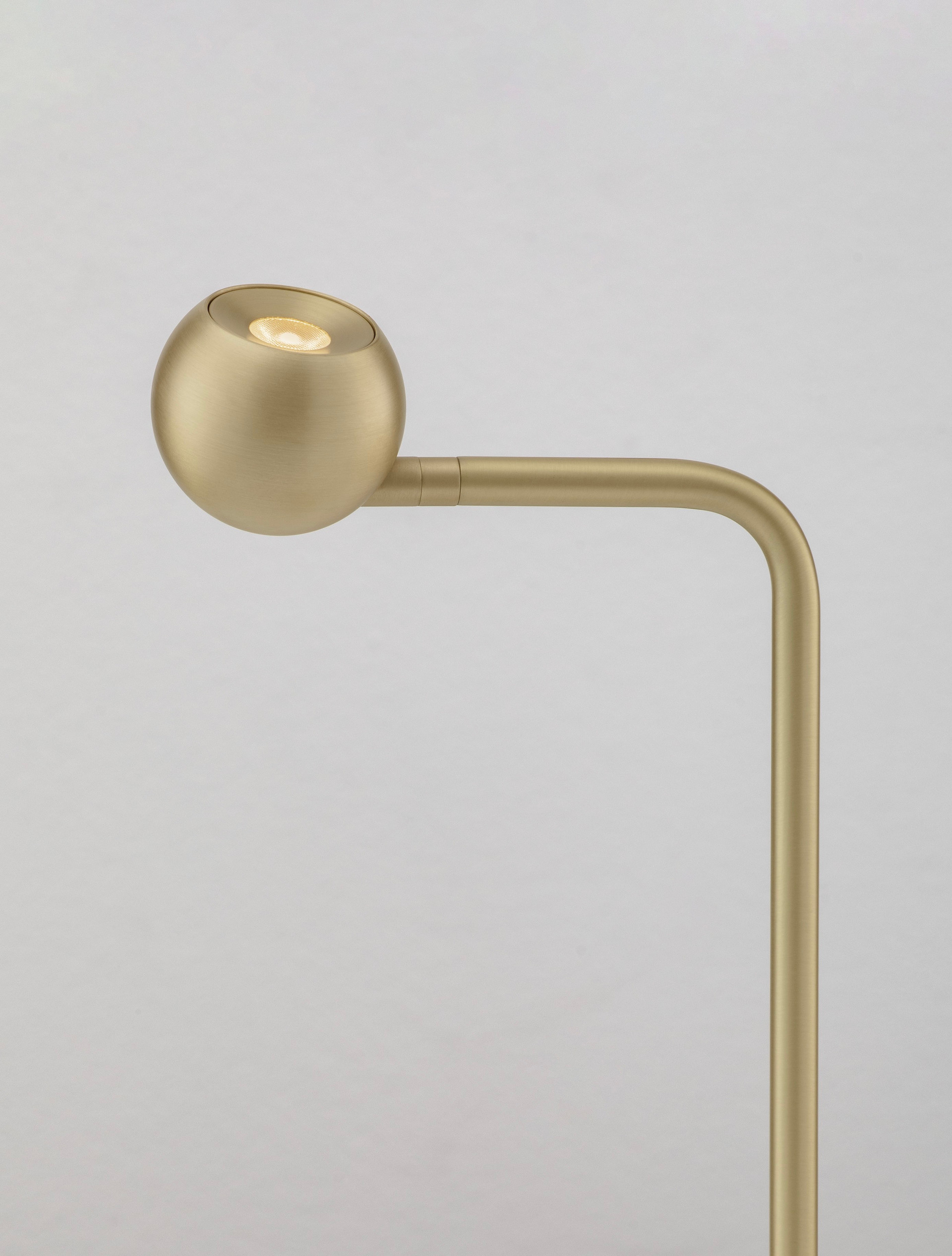 SFERA | W 23 H 36 D 14 cm | 6 W | 3000 K | 390 lm | IP20 | Gold | Steel/Aluminum