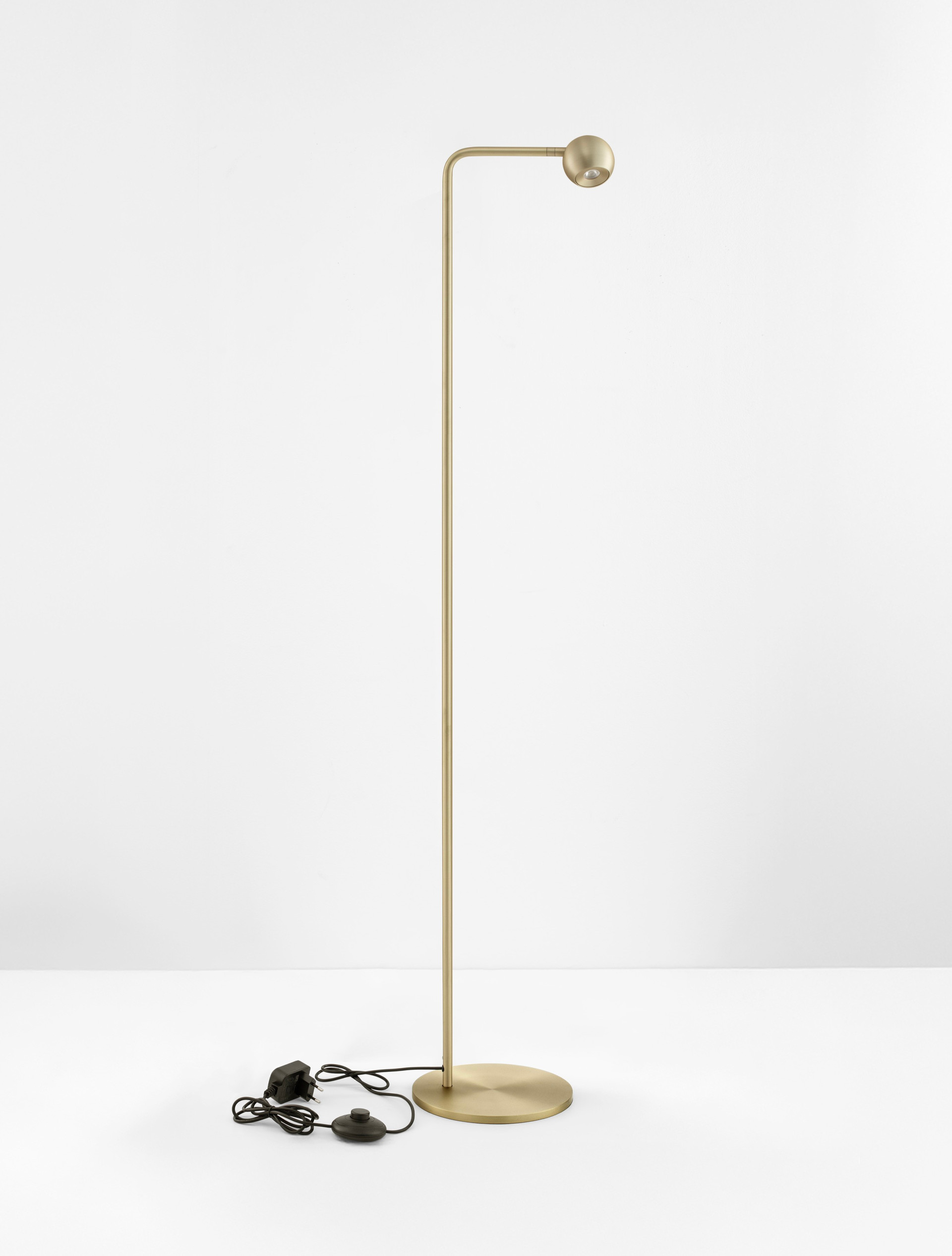 SFERA | L 26 W 21 H 126 cm | 6 W | 3000 K | 390 lm | IP20 | Gold | Steel/Aluminum