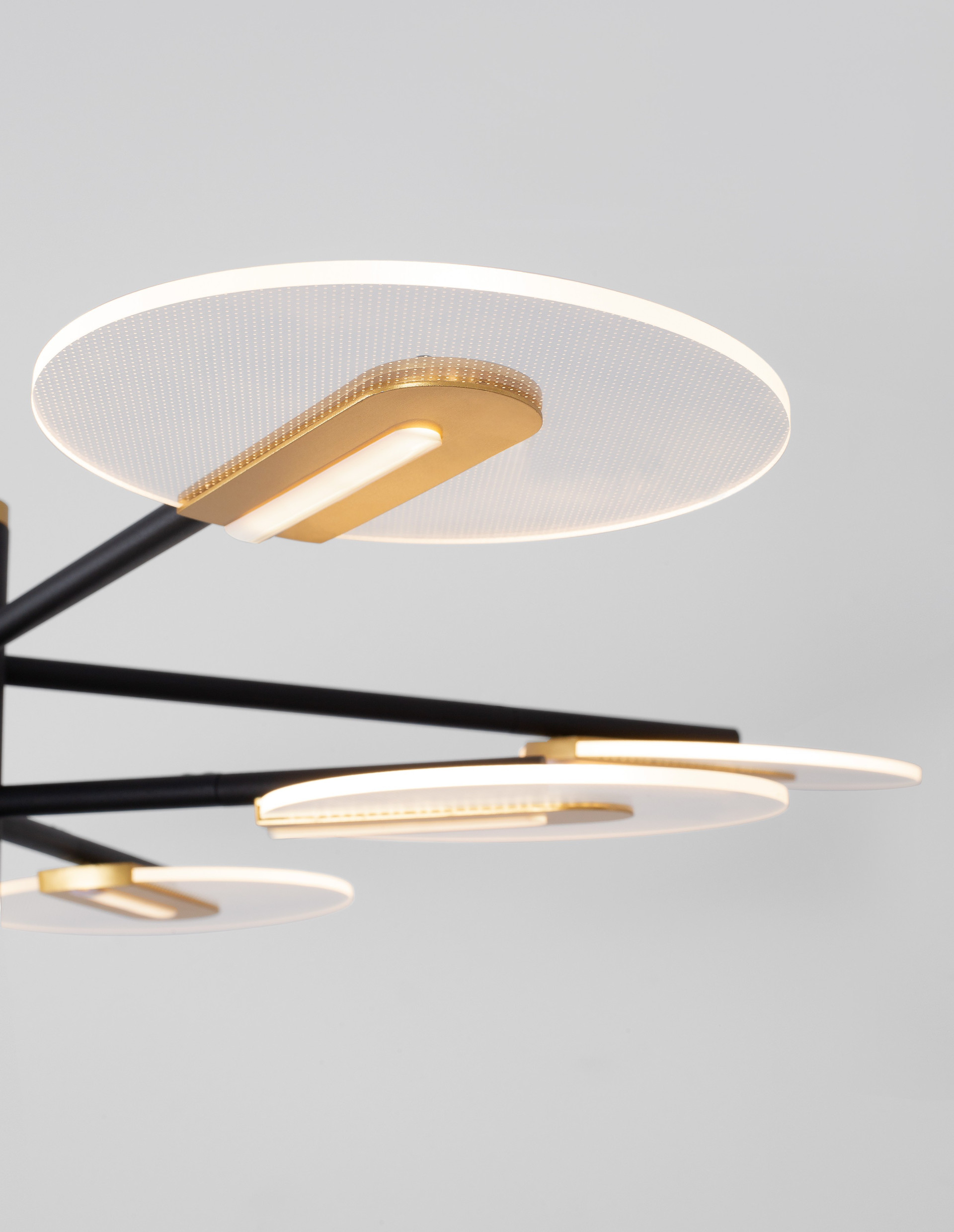 GENTI | H 63 D 89 cm | 54 W | 3000 K | 3606 lm | IP20 | Black/Gold | Aluminum/Acrylic