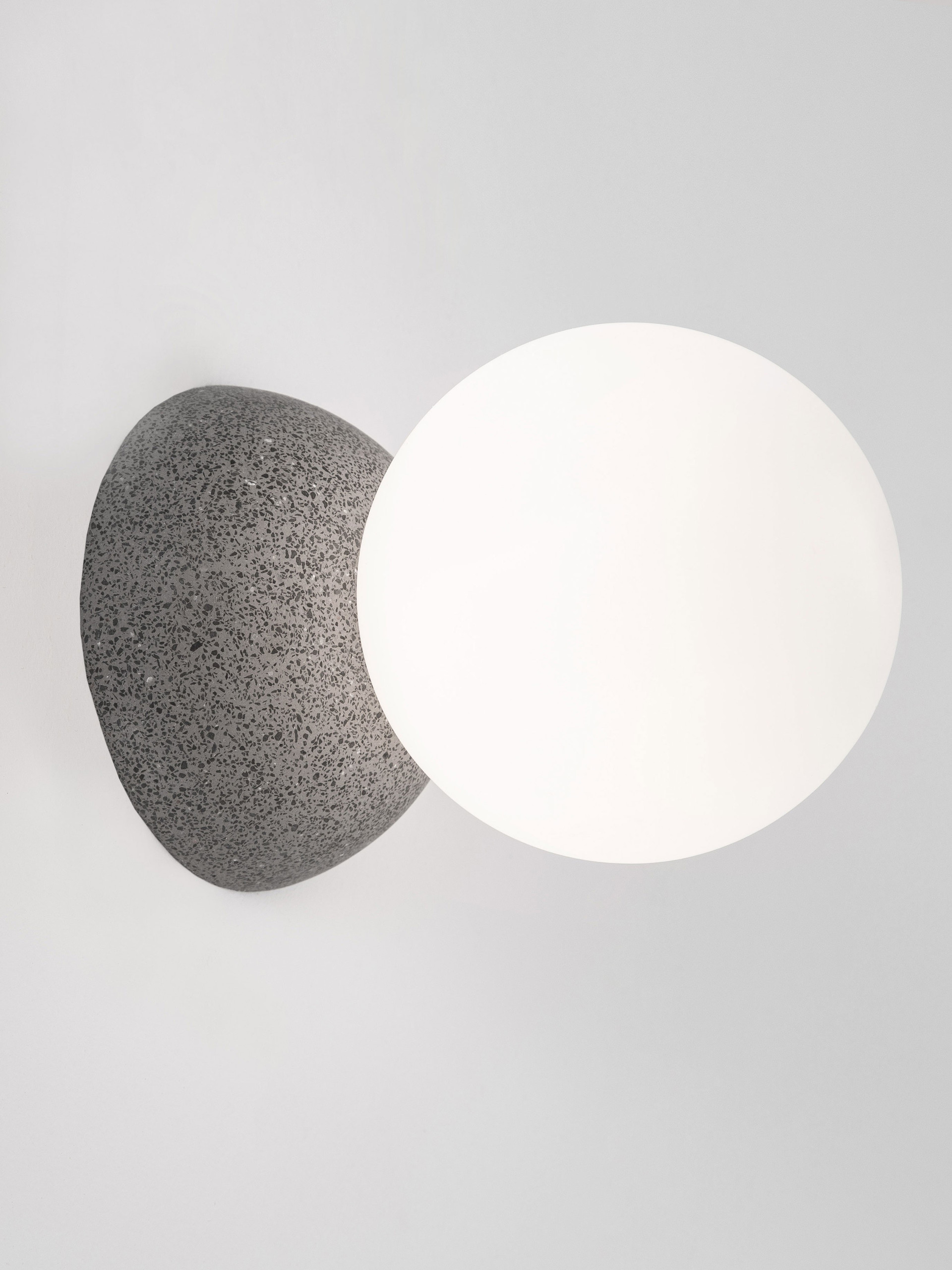 ZERO | W 14 H 10 cm | 5 W | IP20 | Gray | Glass/Concrete