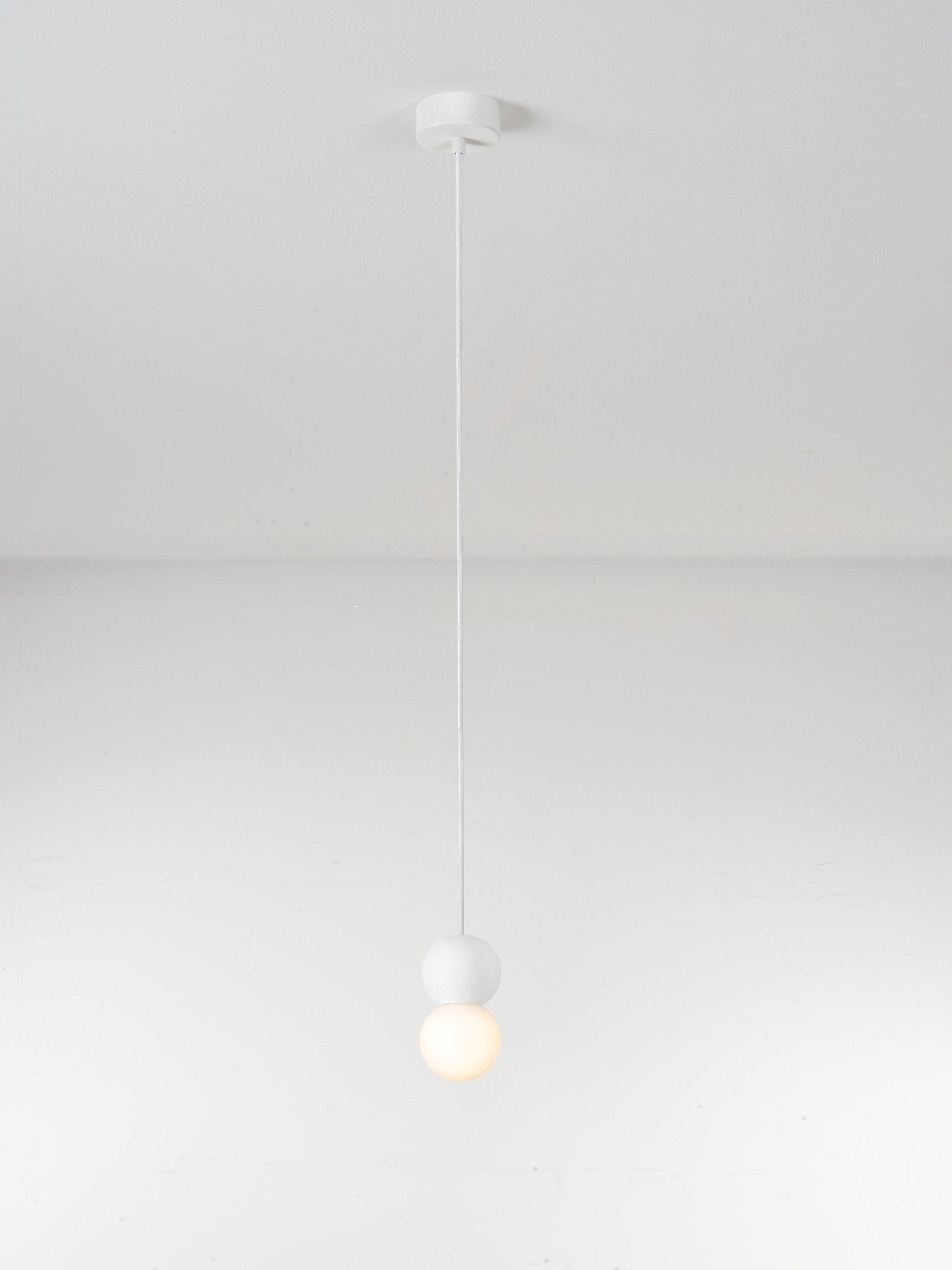 ZERO | H 155 D 8 cm | 5 W | IP20 | White | Glass/Gypsum