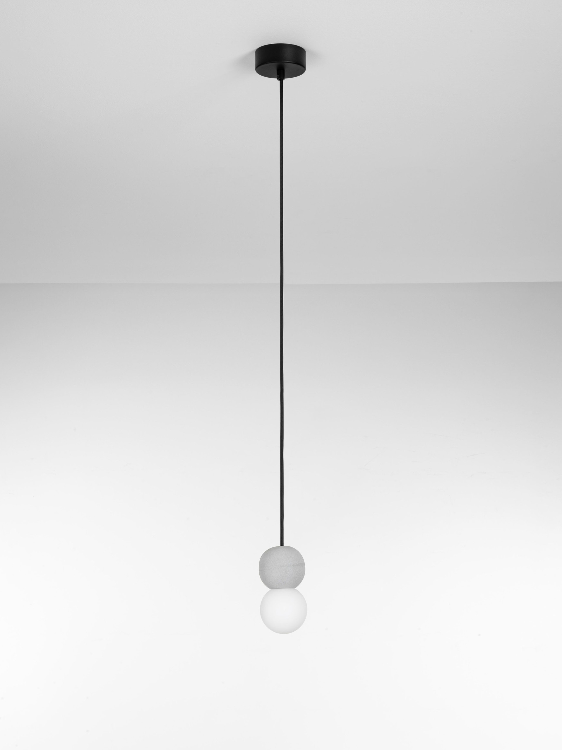 ZERO | H 155 D 8 cm | 5 W | IP20 | Gris | Vidrio/Hormigón
