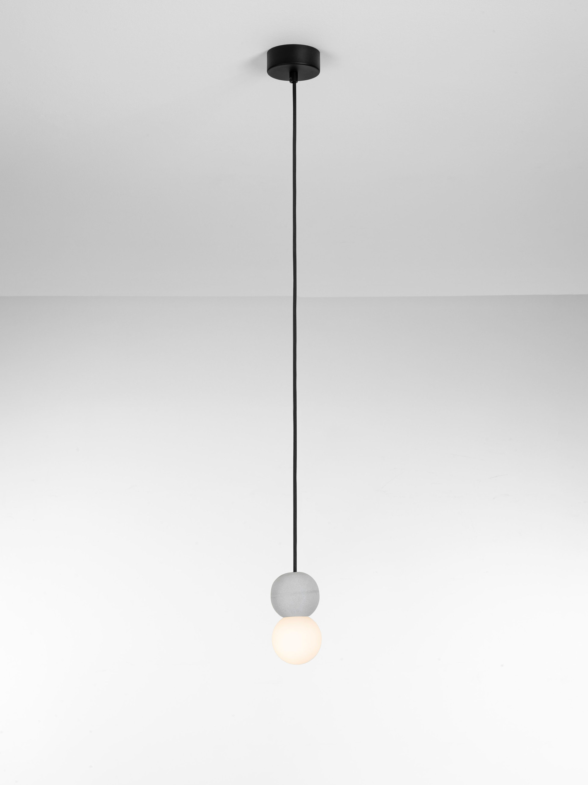 ZERO | H 155 D 8 cm | 5 W | IP20 | Gris | Vidrio/Hormigón