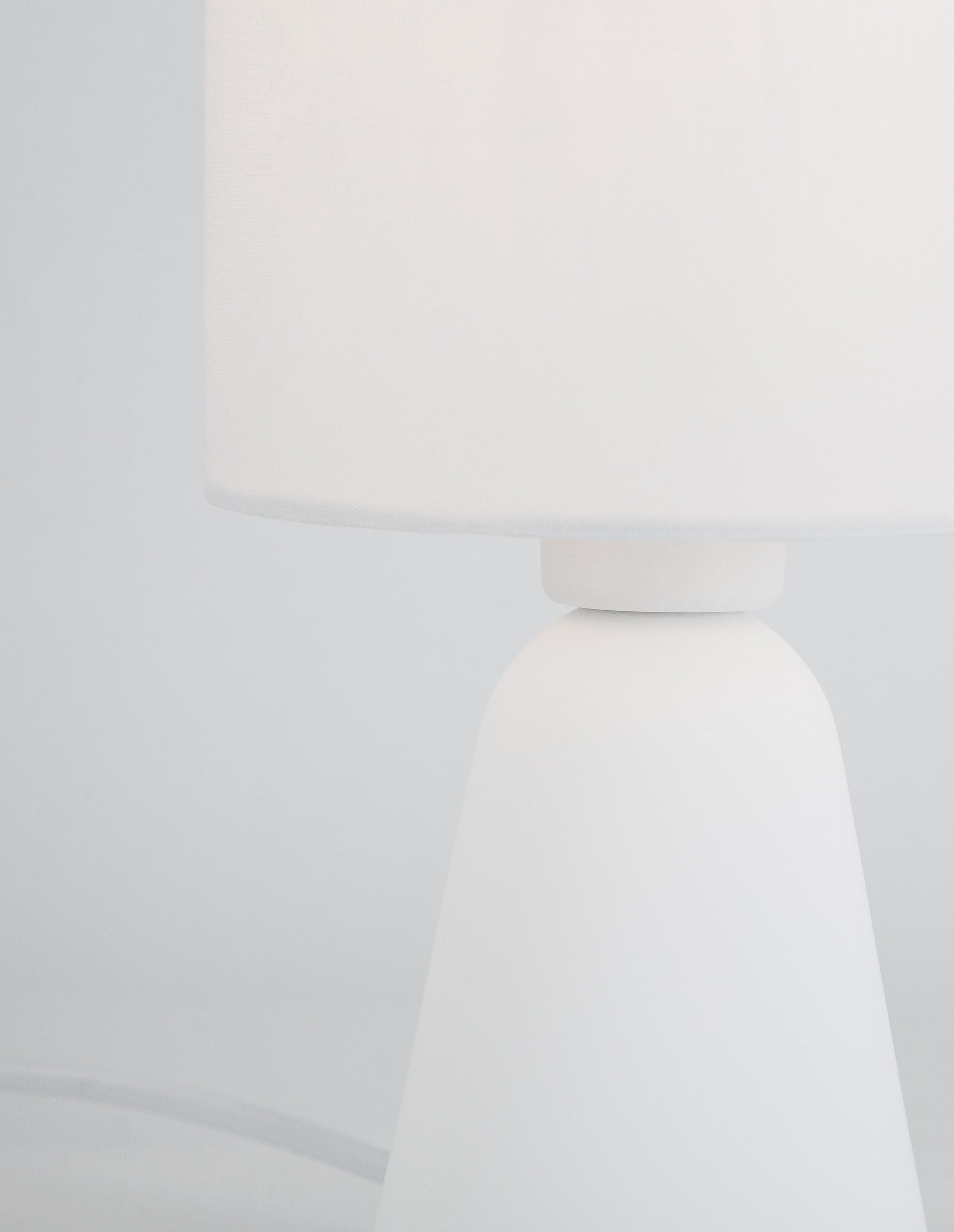 ZERO | H 22.5 D 12 cm | 5 W | IP20 | White | Fabric/Gypsum