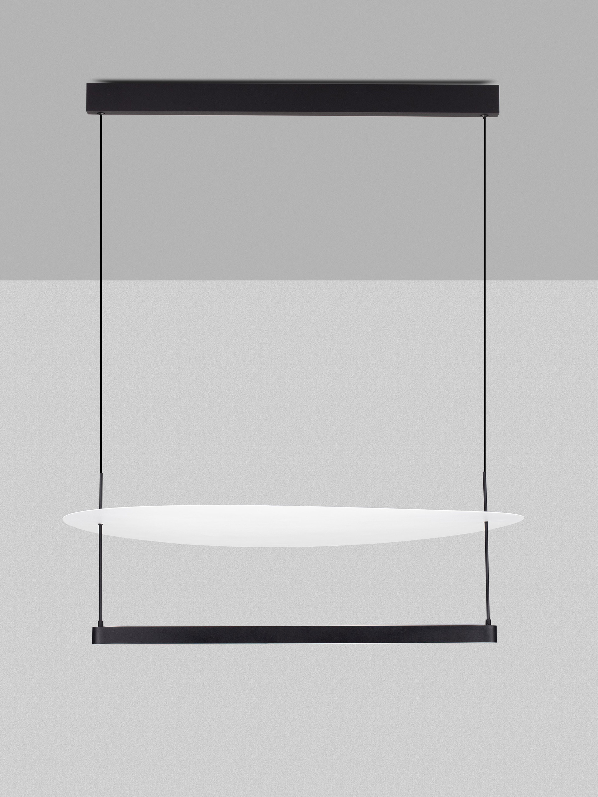 DIONA | L 80 W 80 H 160 cm | 55 W | 2700 K | 3600 lm | IP20 | Negro/Blanco | Aluminio