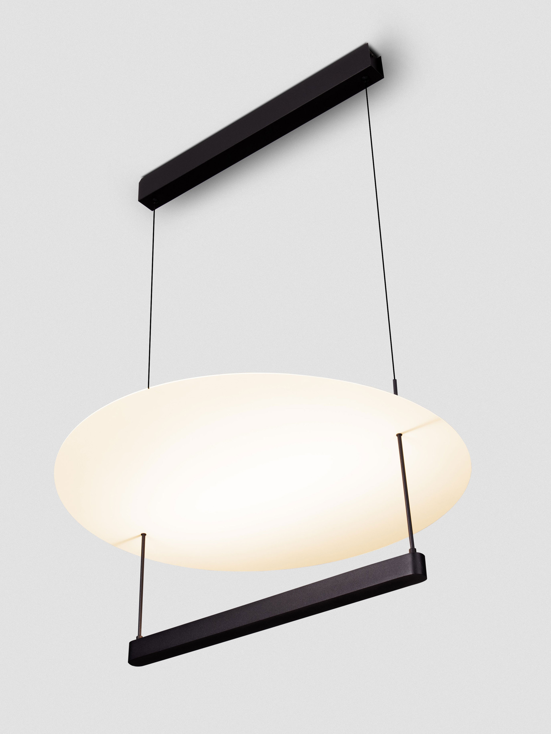 DIONA | L 60 W 60 H 160 cm | 40 W | 3000 K | 2560 lm | IP20 | Negro/Blanco | Aluminio