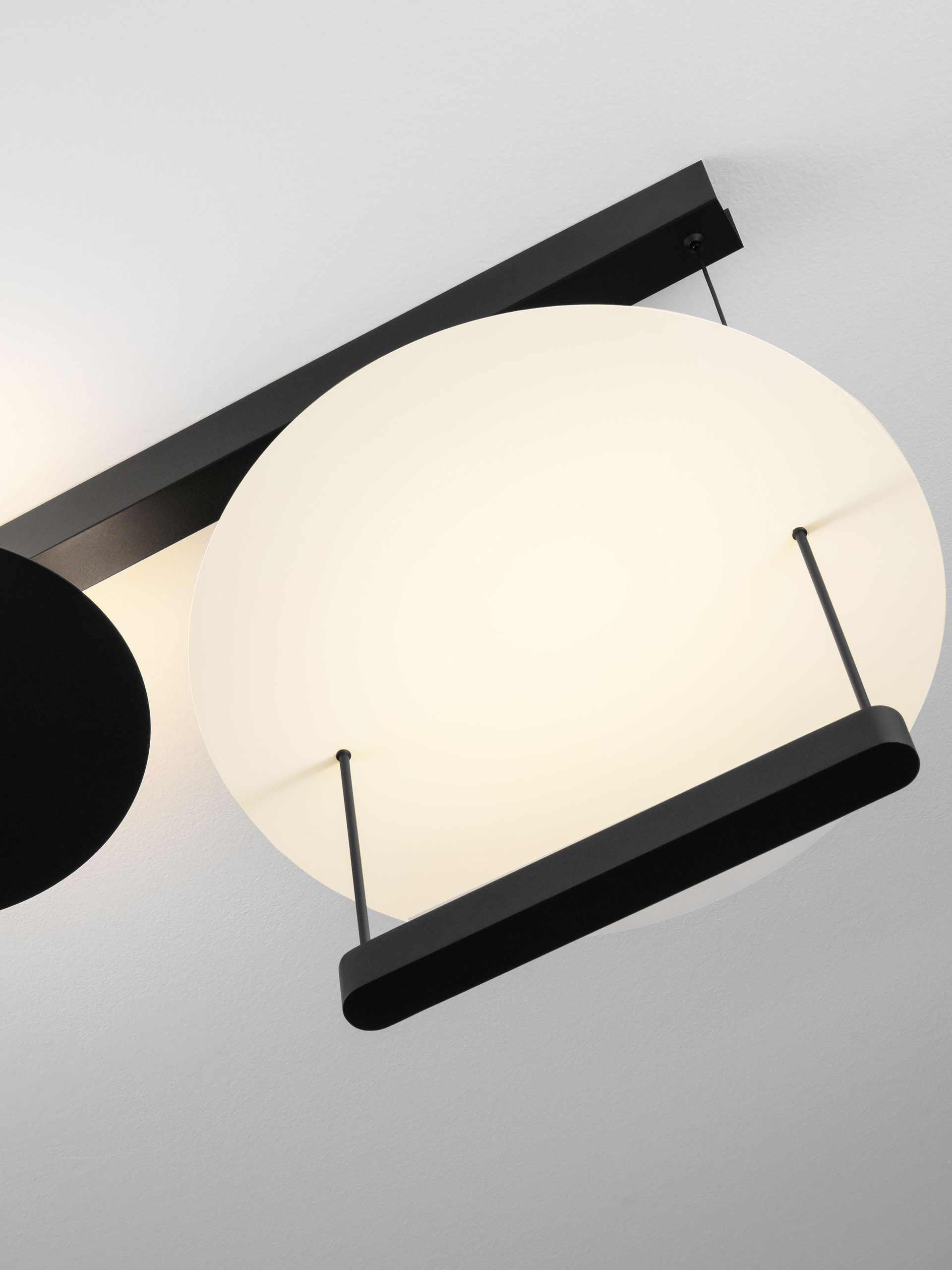 DIONA | L 80 W 40 H 60 cm | 35 W | 3000 K | 2420 lm | IP20 | Black/White | Aluminum