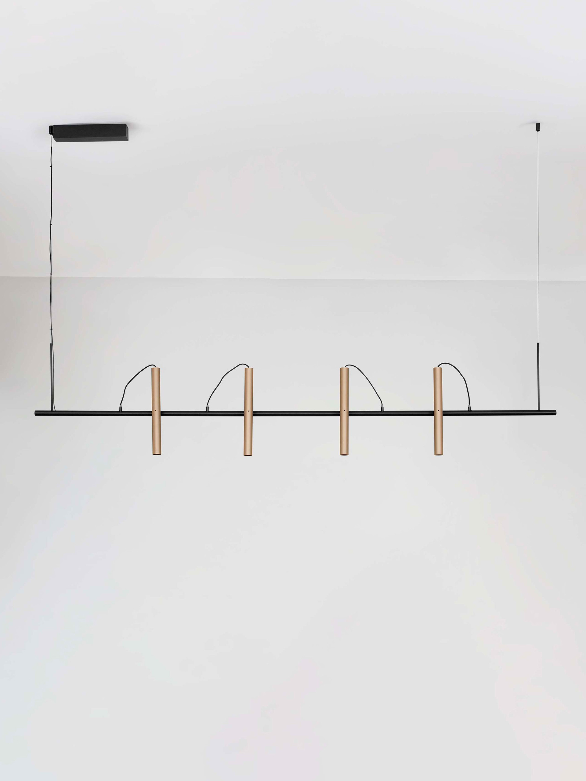 PRATO | L 150 W 9.2 H 230 cm | 33 W | 3000 K | 1112 lm | IP20 | Black/Gold | Aluminum