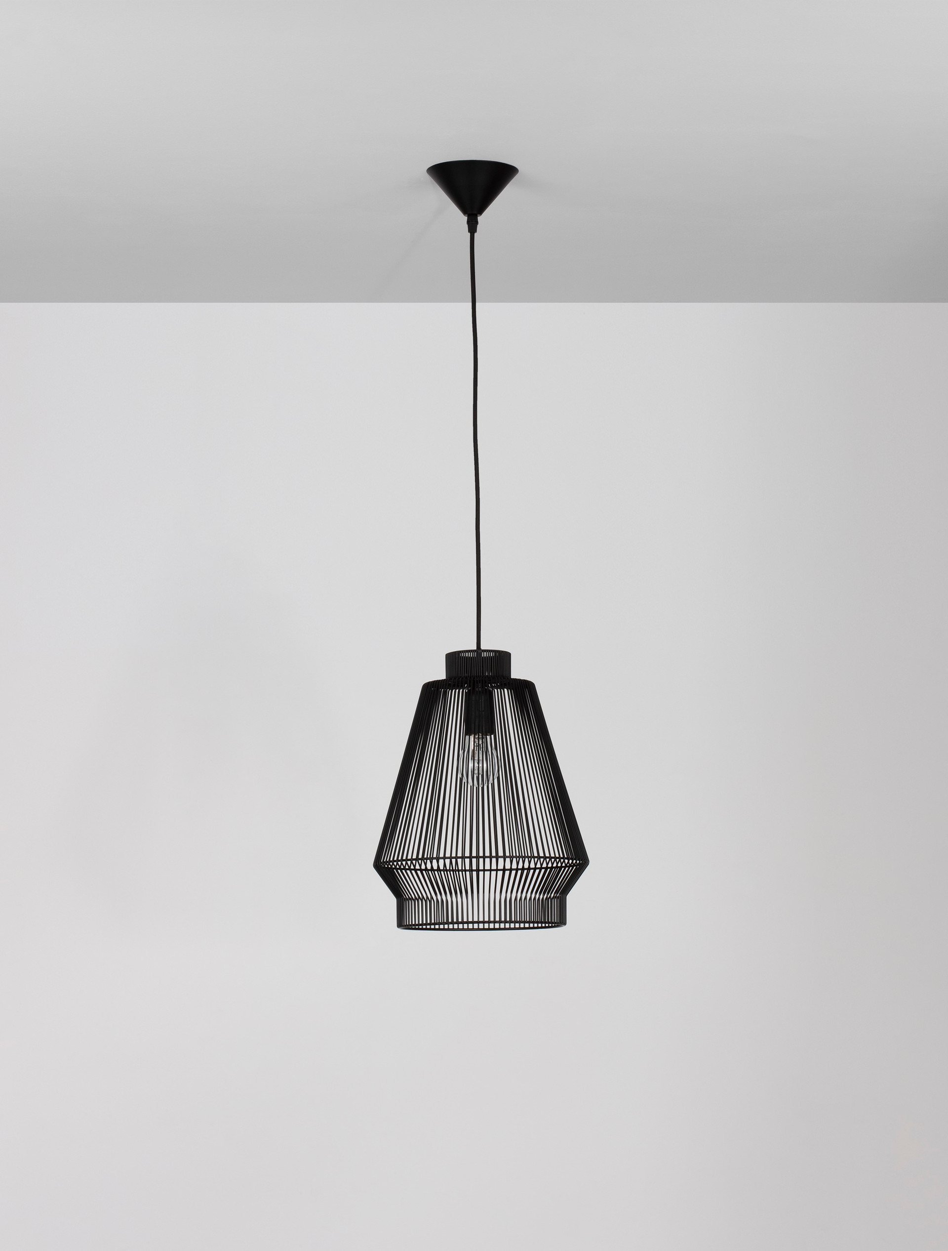 BREDO | H 185 D 27.5 cm | 12 W | IP20 | Black | Aluminum
