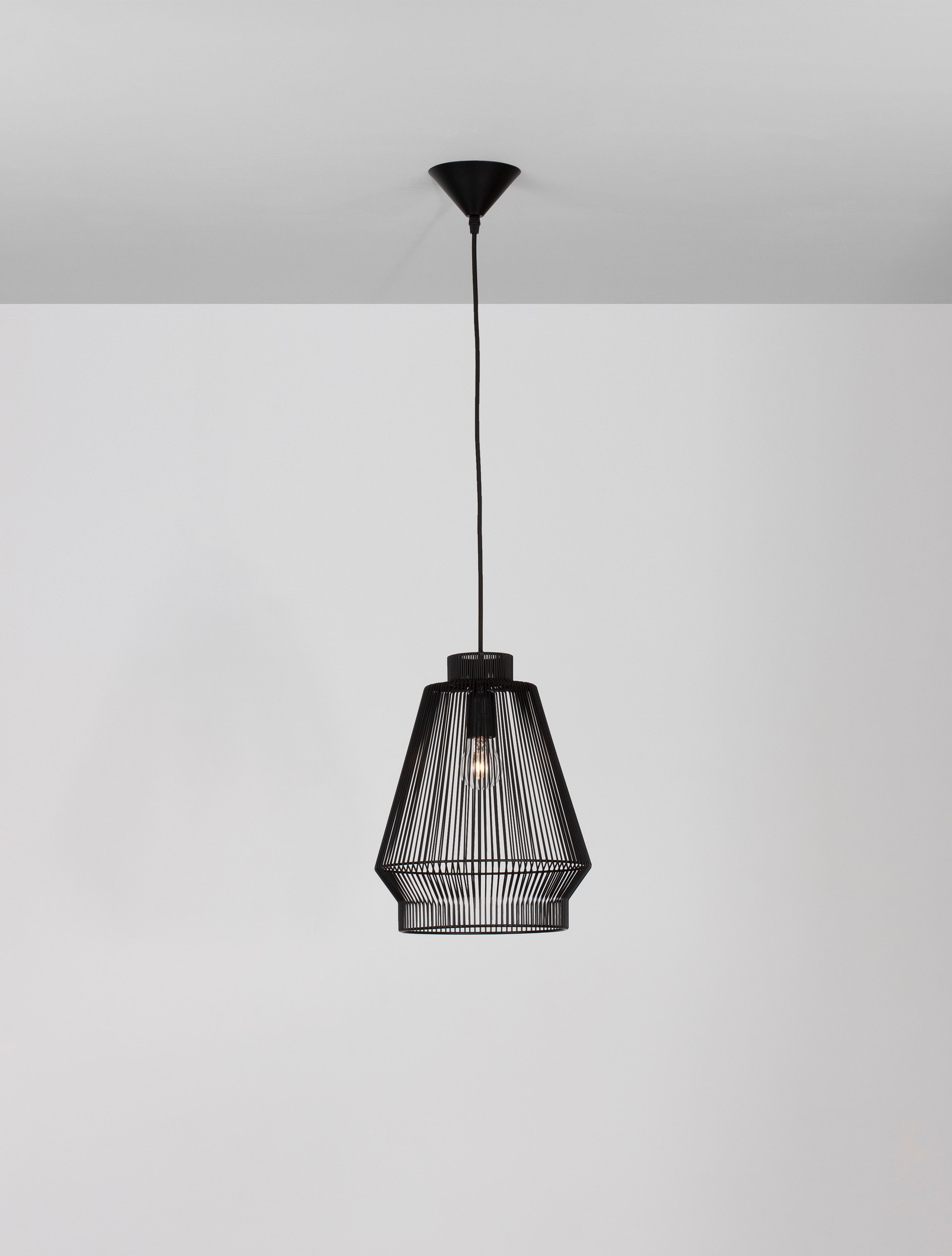 BREDO | H 185 D 27.5 cm | 12 W | IP20 | Black | Aluminum