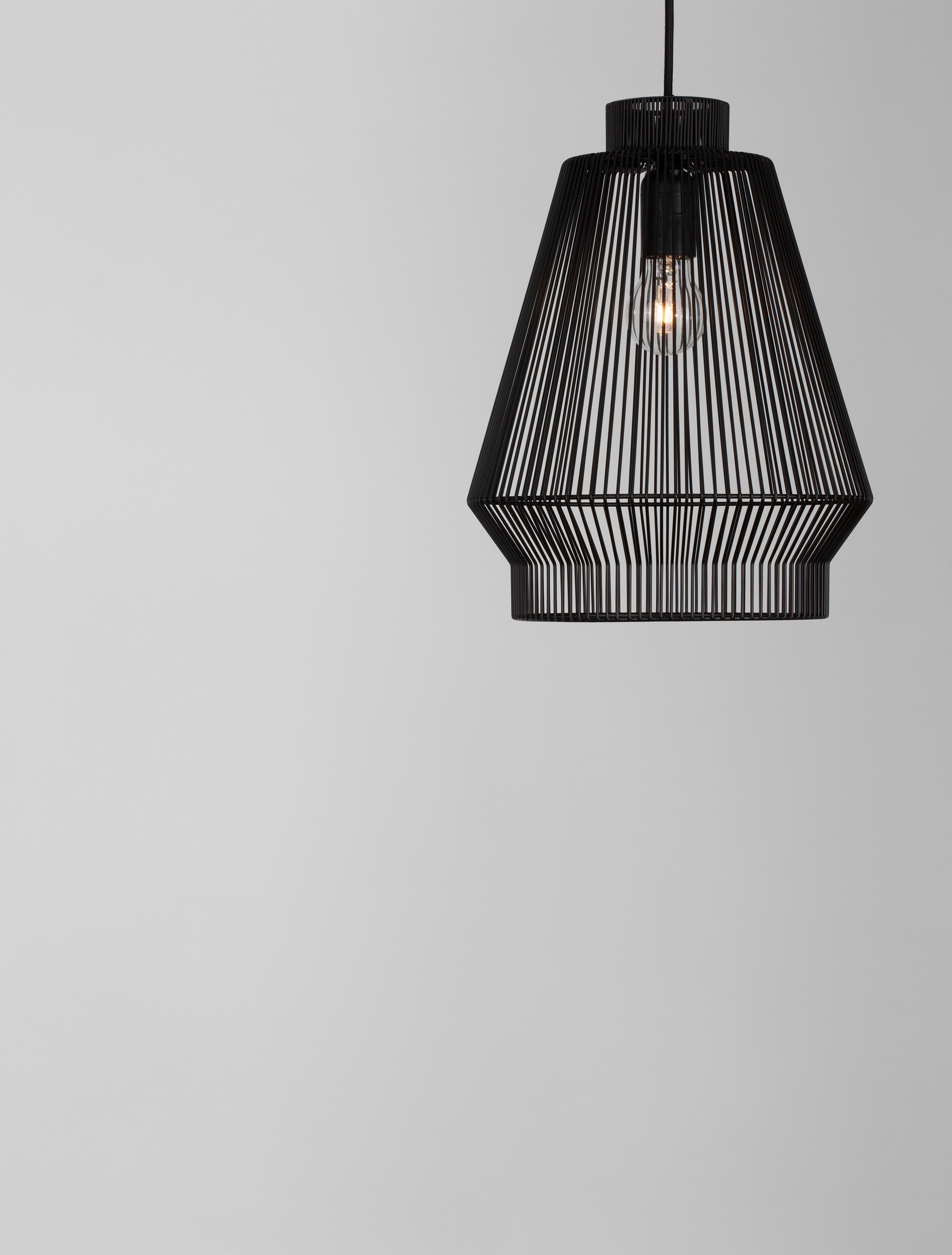 BREDO | H 185 D 27.5 cm | 12 W | IP20 | Black | Aluminum