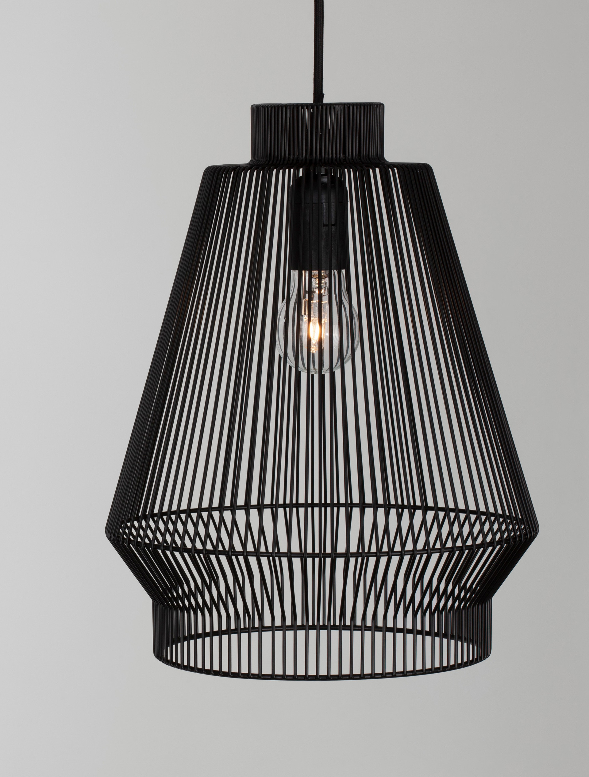 BREDO | H 185 D 27.5 cm | 12 W | IP20 | Black | Aluminum