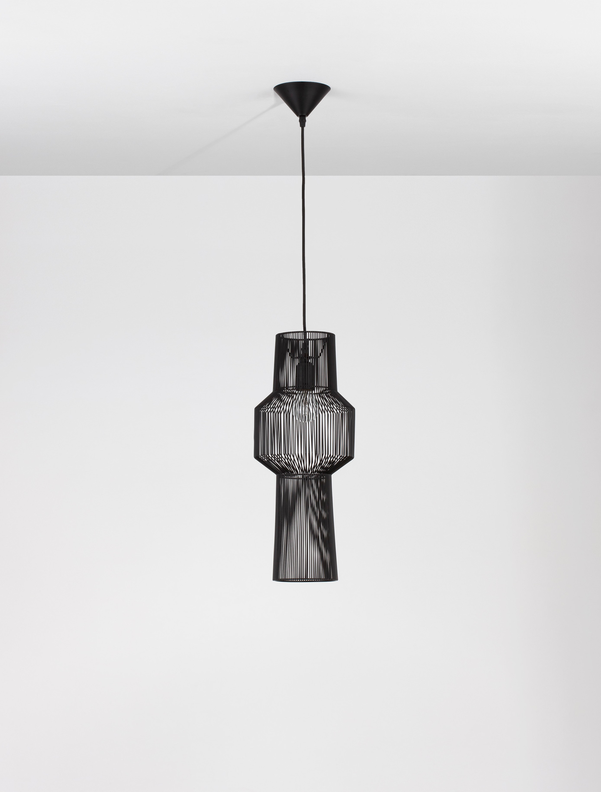 BREDO | H 195 D 21 cm | 12 W | IP20 | Black | Aluminum
