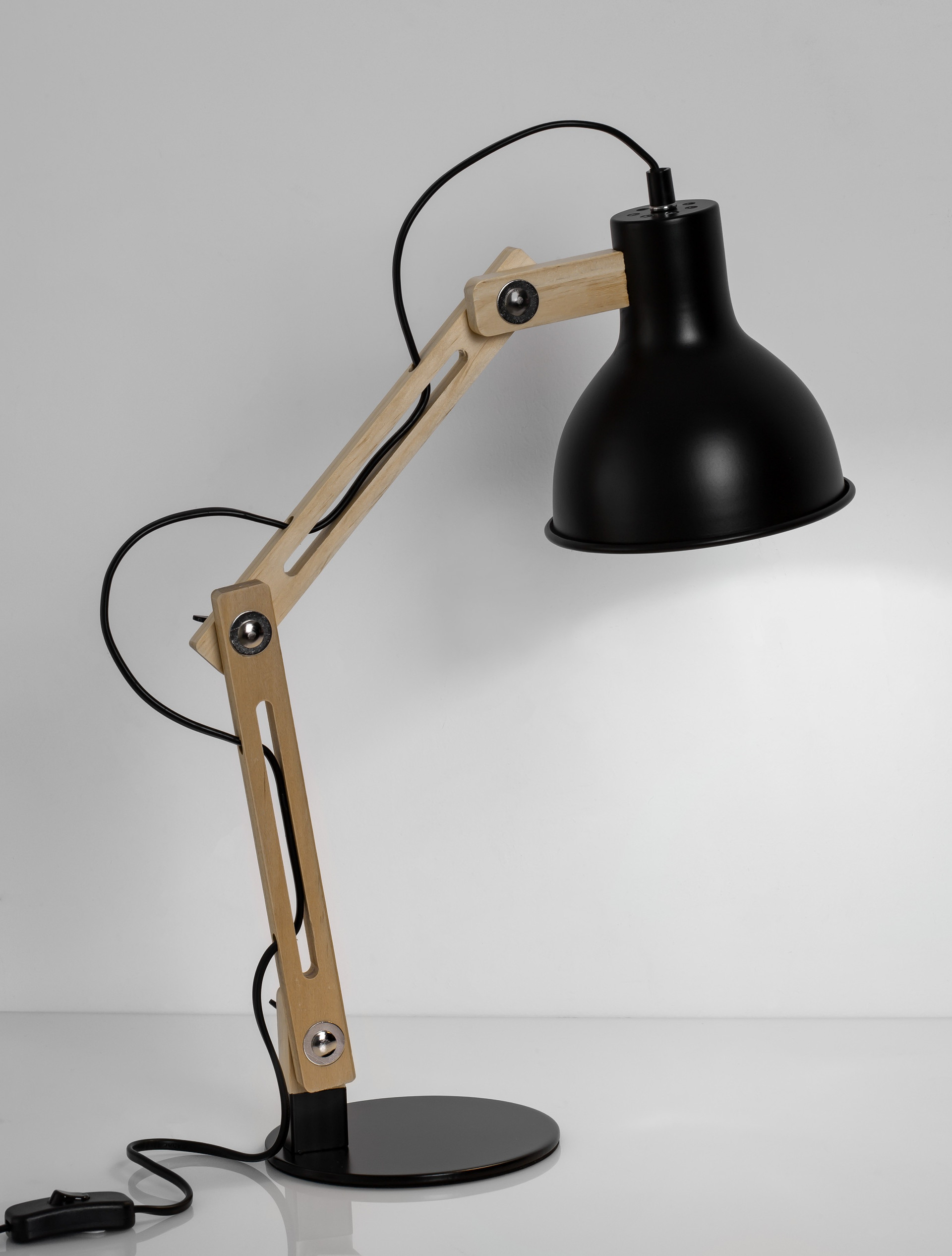 GROU | W 41.3 H 45.5 D 15 cm | 12 W | IP20 | Black | Metal/Wood