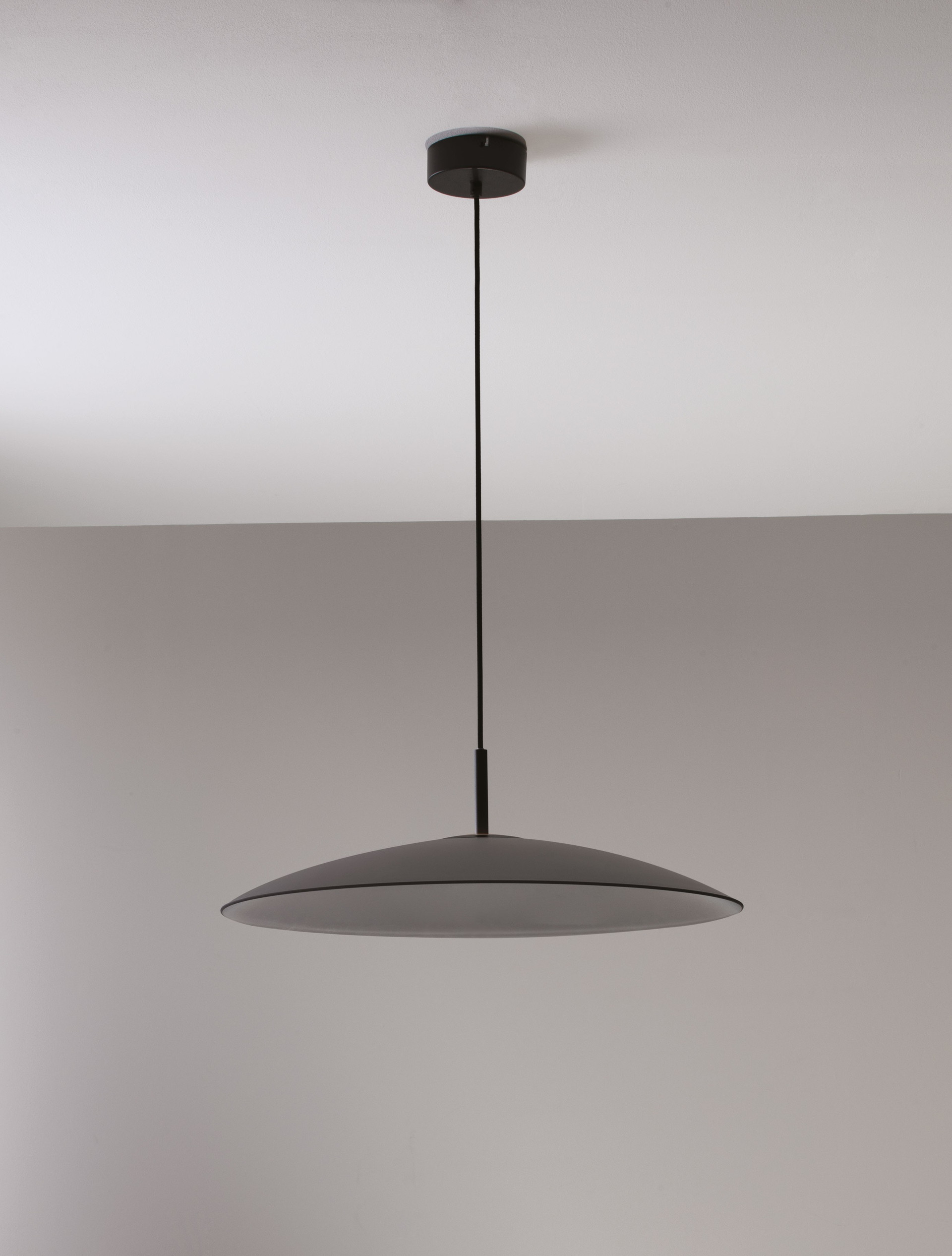 POLIFEMO | H 153 D 60 cm | 17 W | IP20 | Black/Smokey | Glass/Metal