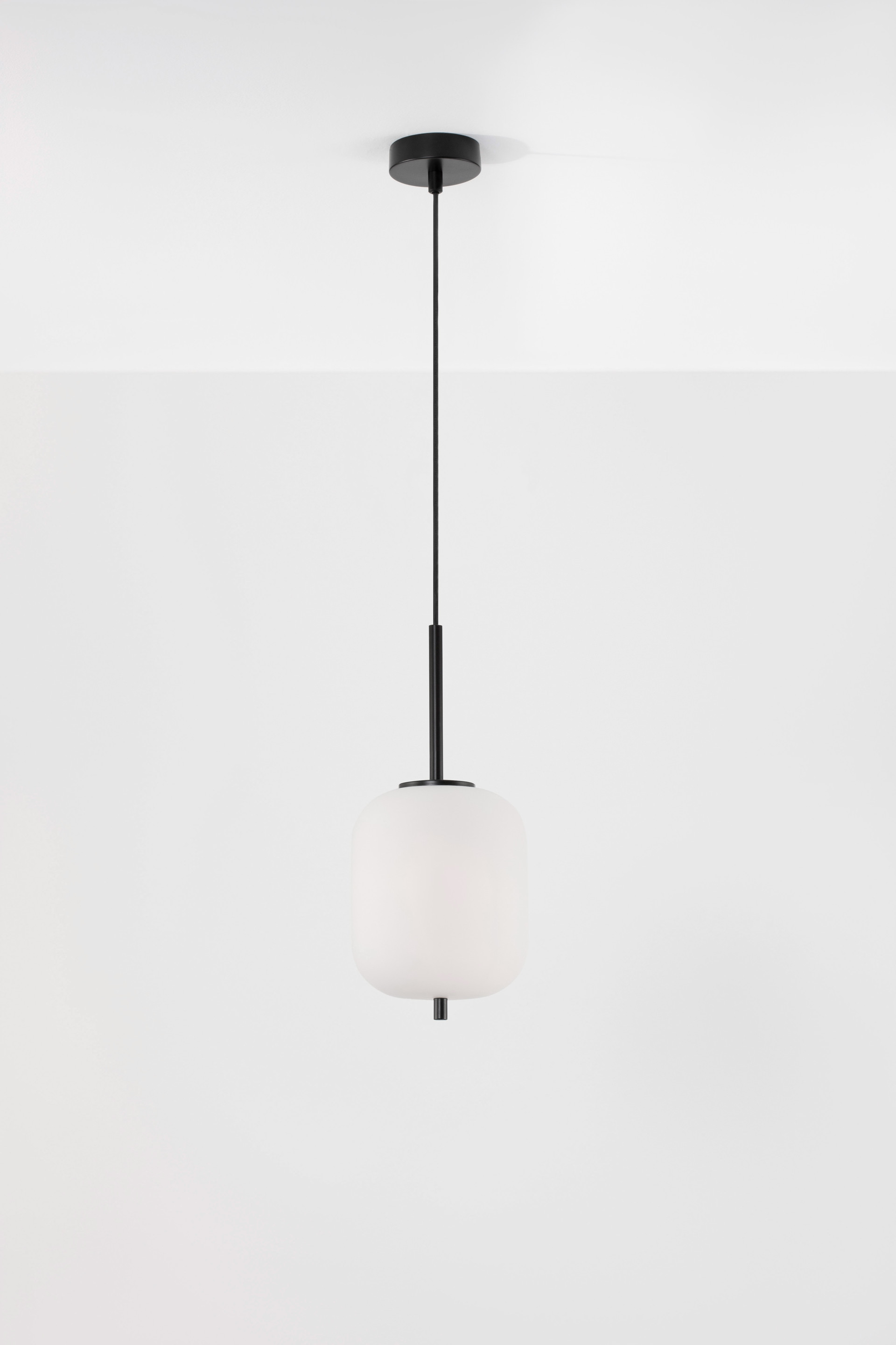 LATO | H 120 D 16.5 cm | 5 W | IP20 | Black/White | Glass/Metal/Fabric