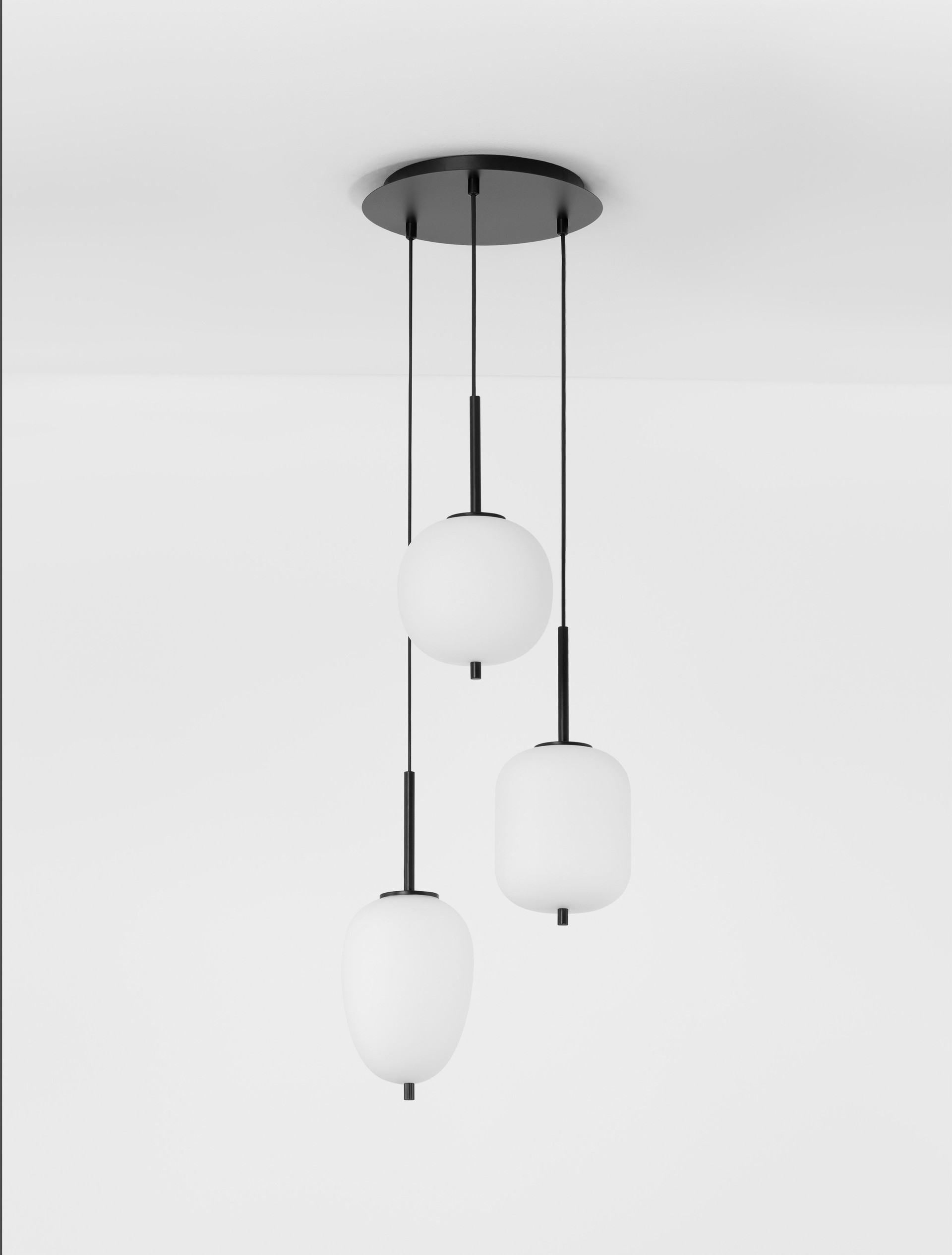 LATO | H 120 D 30 cm | 15 W | IP20 | Black/White | Glass/Metal/Fabric