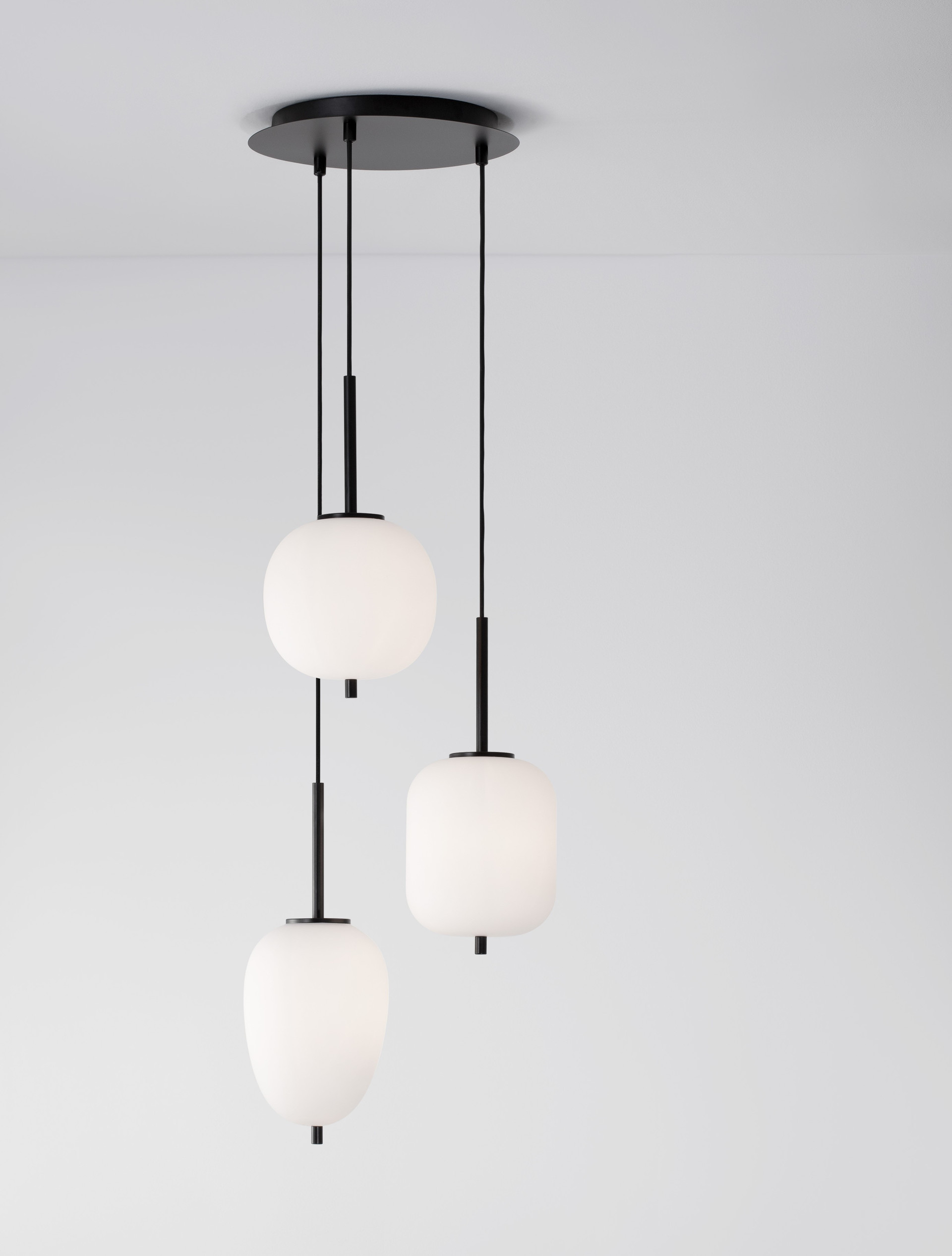 LATO | H 120 D 30 cm | 15 W | IP20 | Black/White | Glass/Metal/Fabric