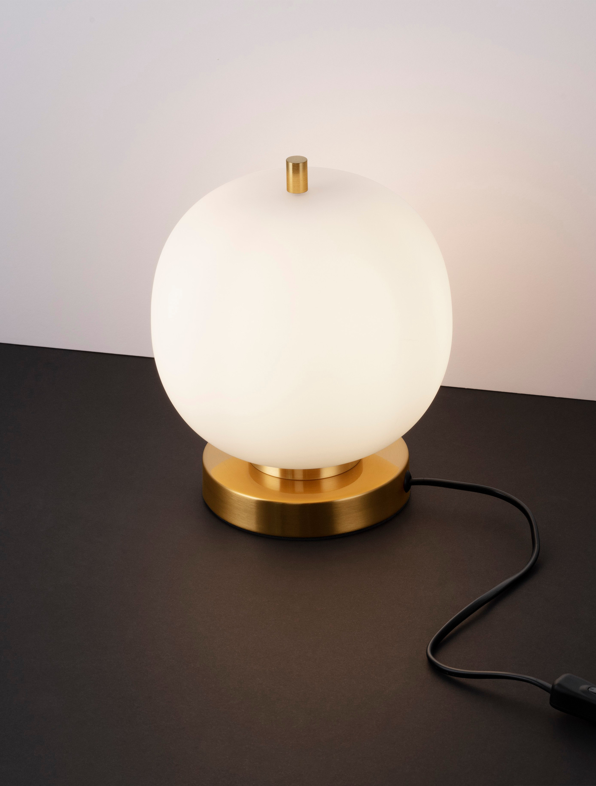 LATO | H 22.5 D 18.5 cm | 5 W | IP20 | White/Gold | Glass/Metal