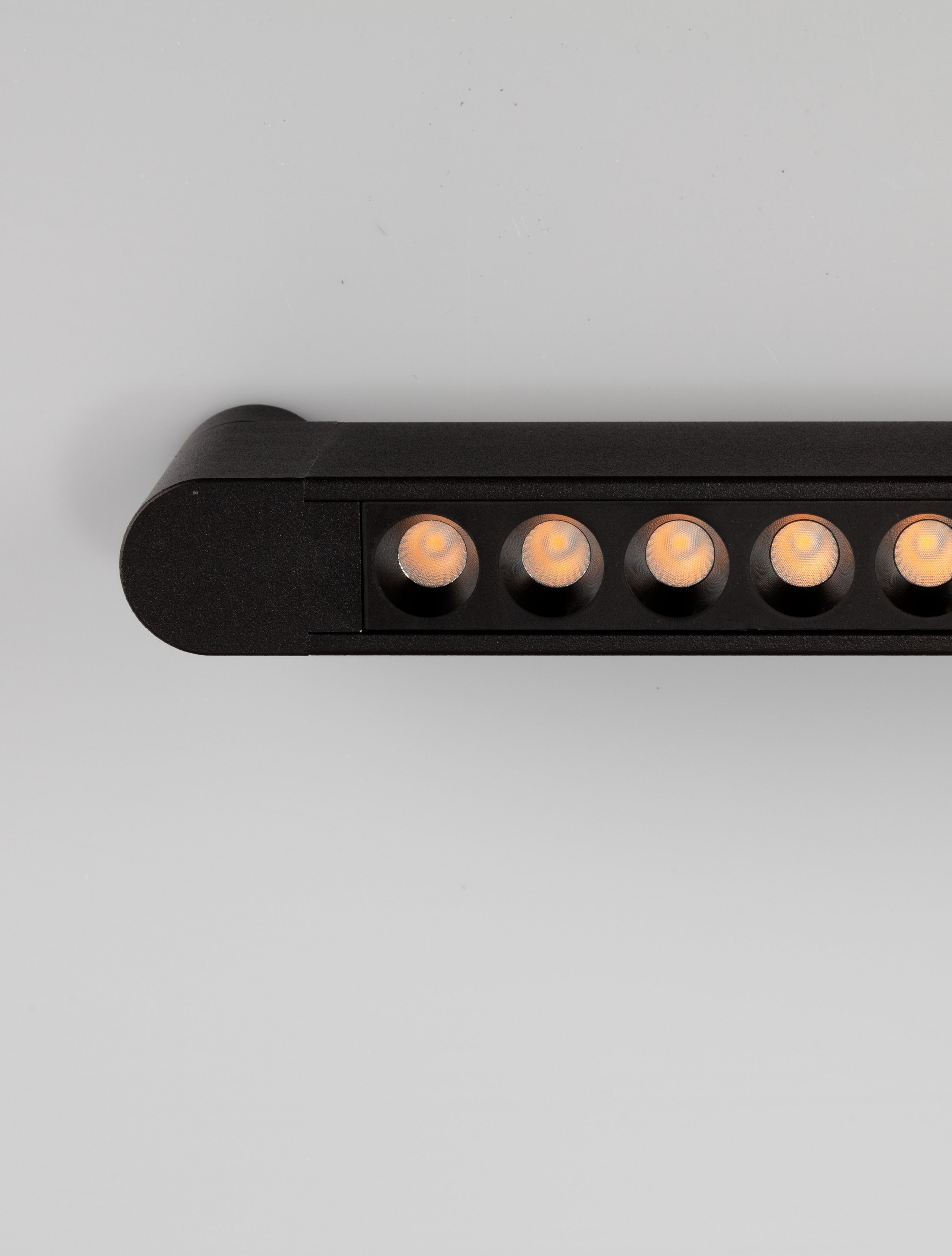 Symmetric B30-20W-Triac-A24