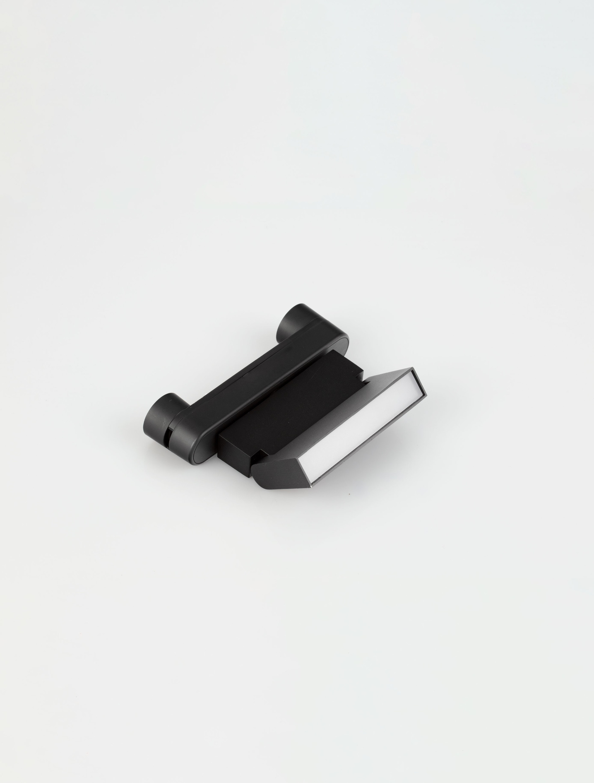 Symmetric B30-7W-Triac-A100-H8.7