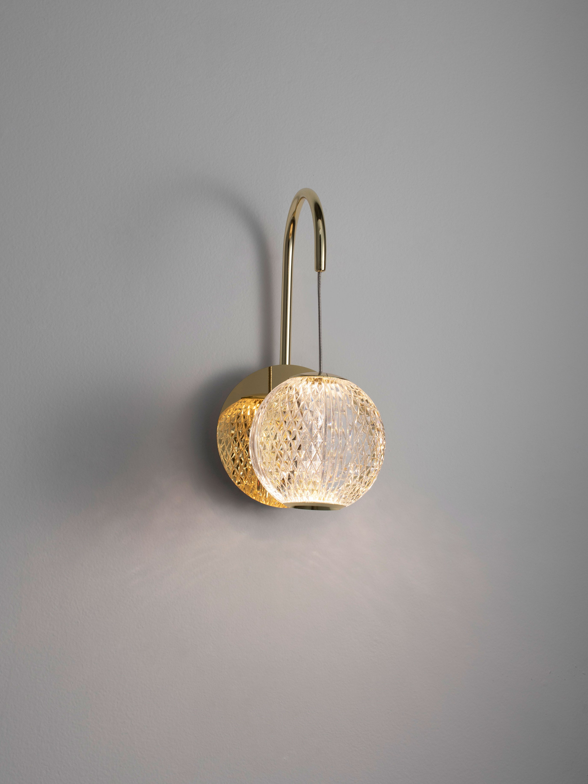 BRILLANTE | L 14 W 18 H 27 cm | 4 W | 3200 K | 205 lm | IP20 | Gold | Aluminum/Acrylic