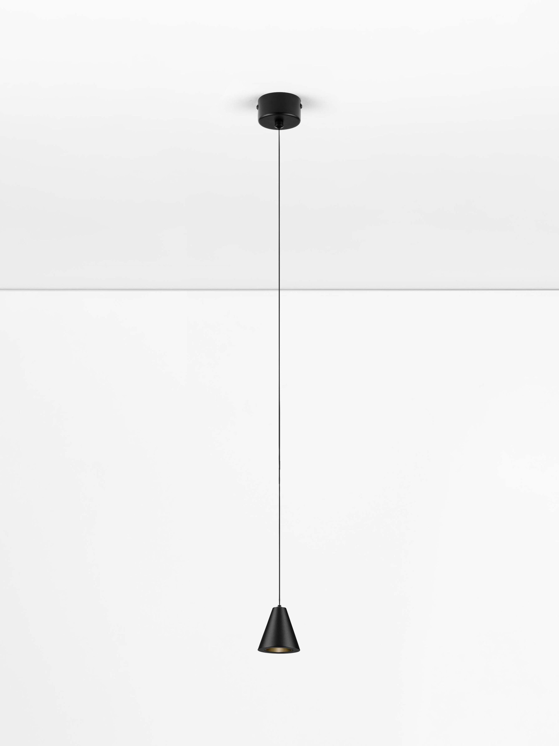 IRMOS | H 191 D 6 cm | 5 W | 3000 K | 371 lm | IP20 | Black | Aluminum