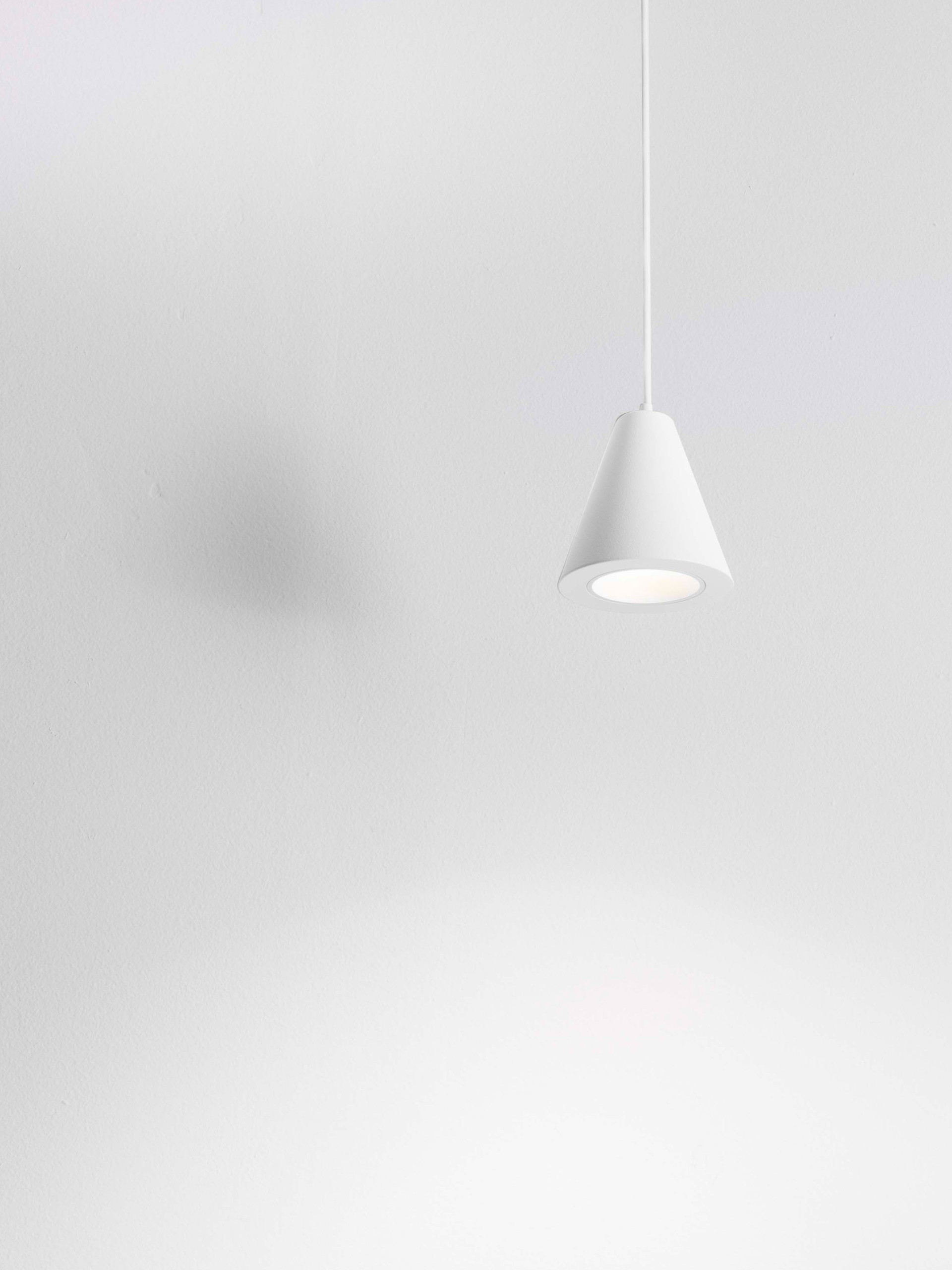 IRMOS | H 191 D 6 cm | 5 W | 3000 K | 371 lm | IP20 | White | Aluminum