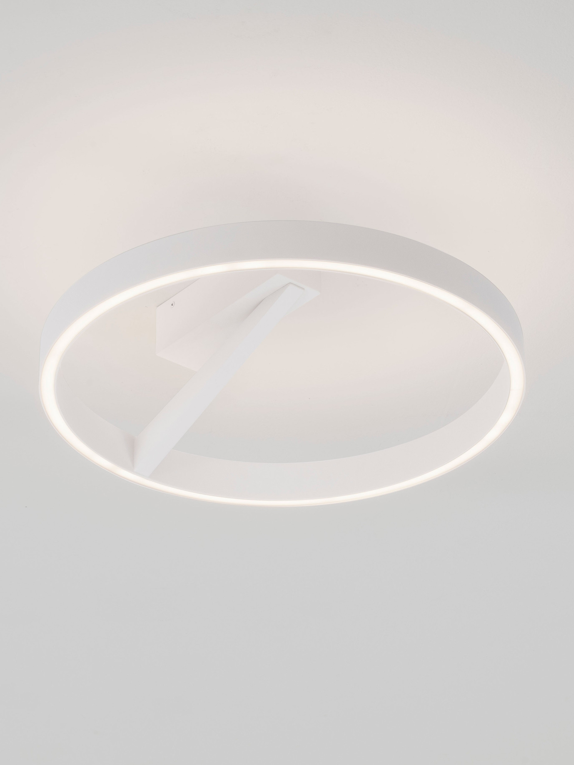 ADALIZ | H 18 D 50 cm | 47 W | 3000/2700/4000 K | 2062 lm | IP20 | White | Aluminum/Metal/Silicone