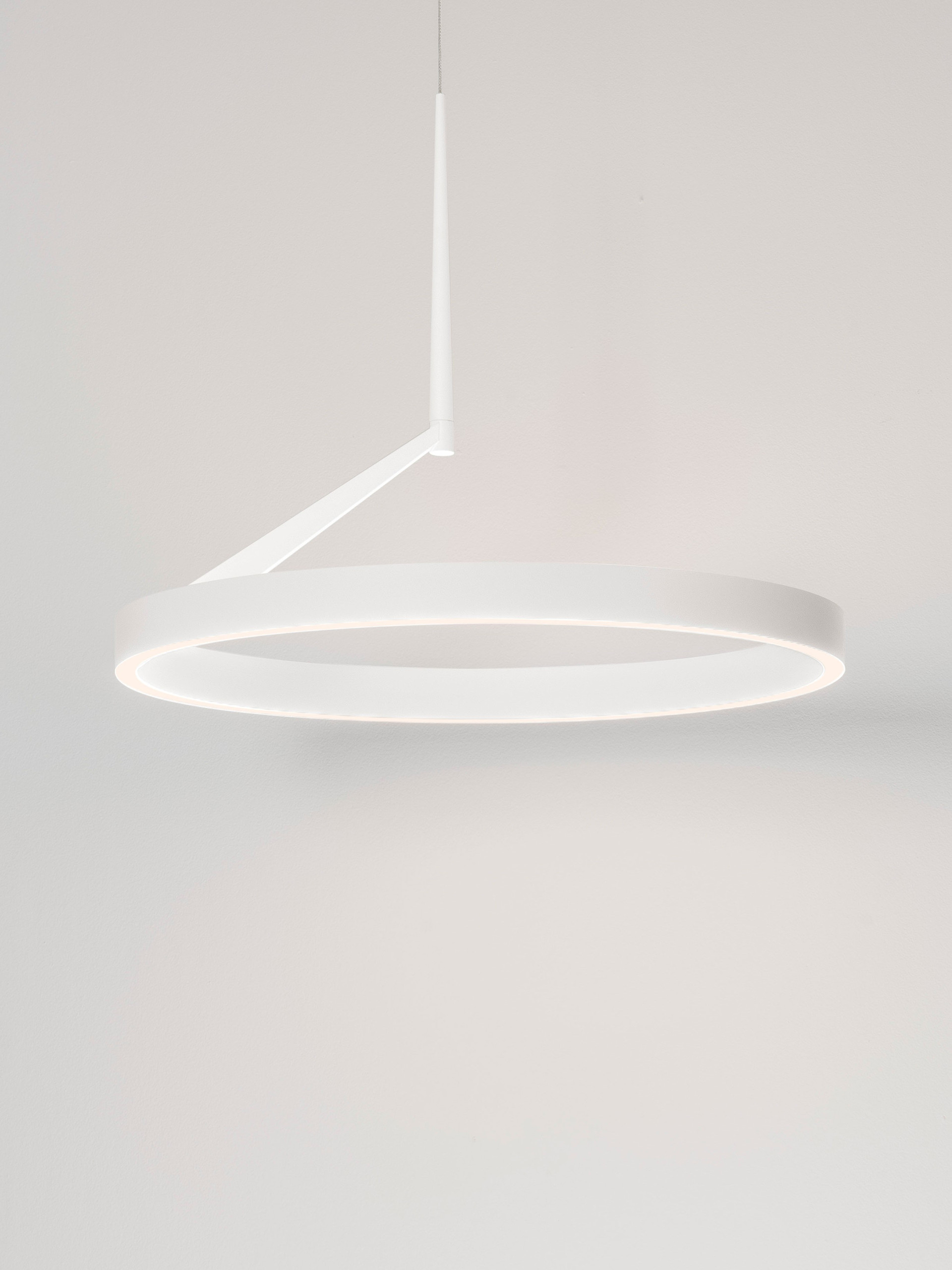 ADALIZ | H 150 D 60 cm | 59 W | 3000/2700/4000 K | 2663 lm | IP20 | White | Aluminum/Metal/Silicone