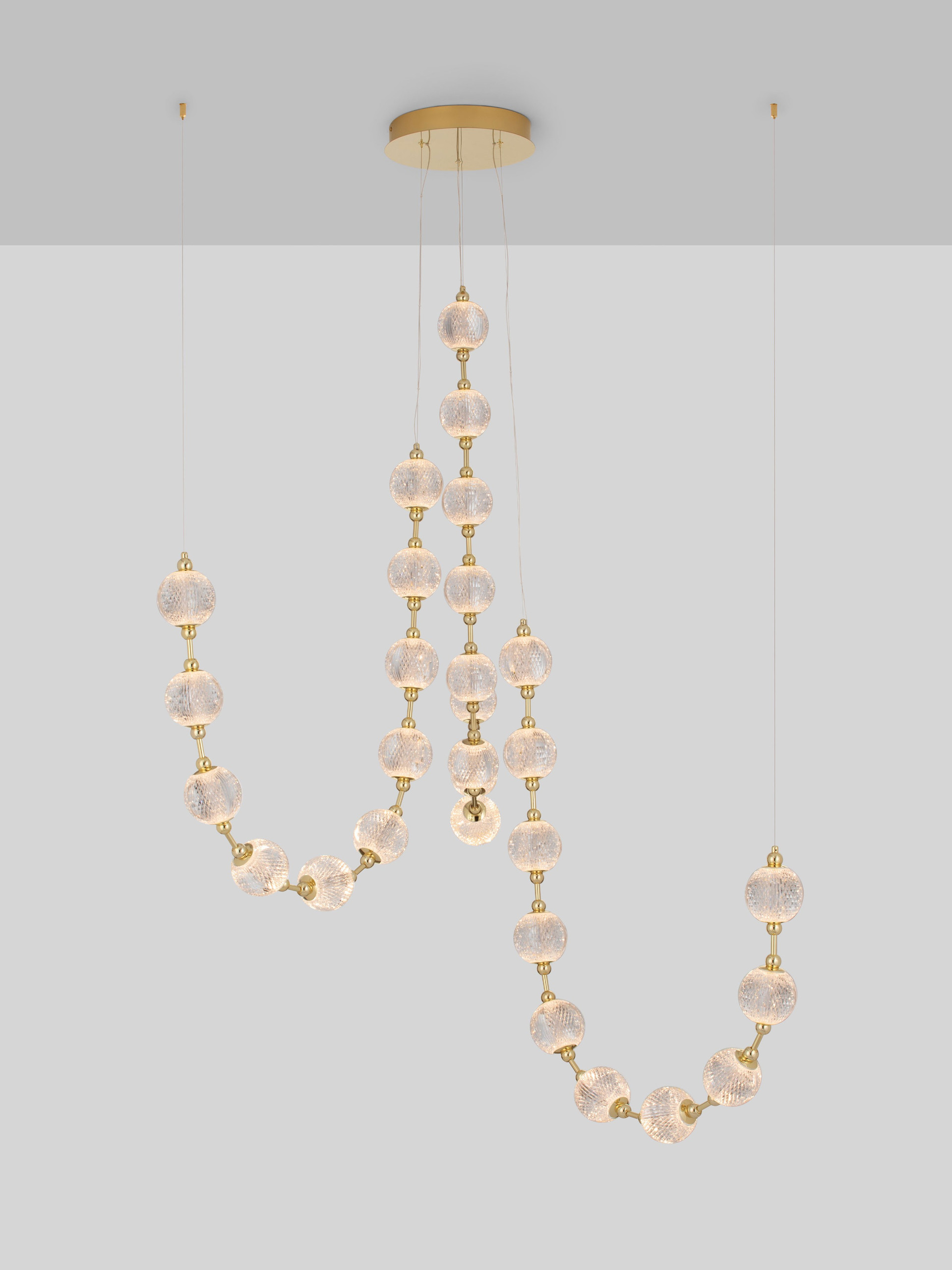 BRILLANTE | H 300 D 147 cm | 134 W | 3200 K | 8530 lm | IP20 | Gold | Aluminum/Acrylic